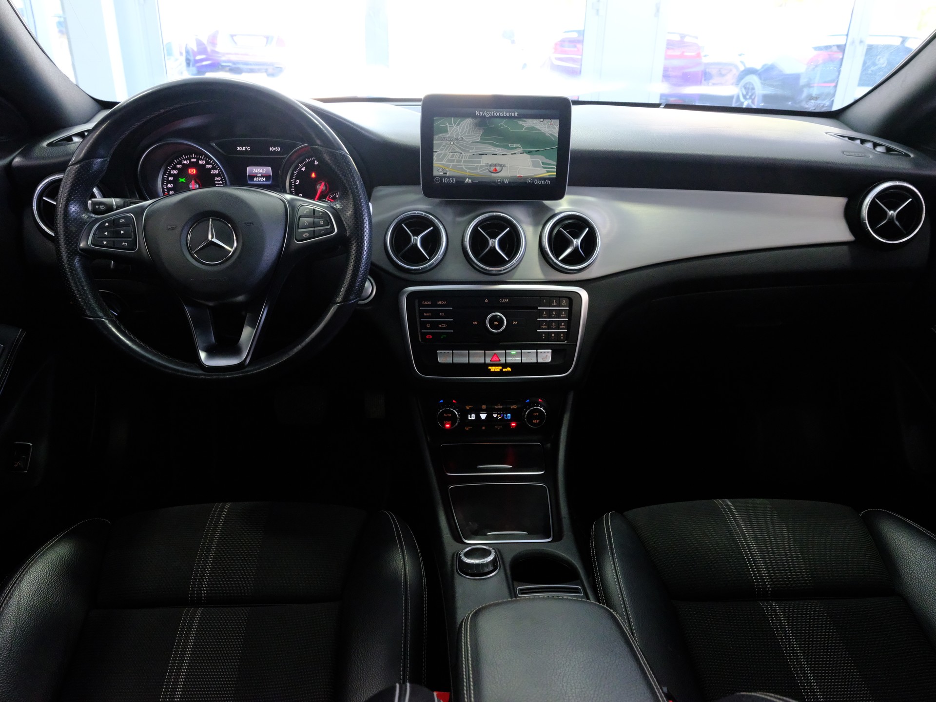 MERCEDES-BENZ CLA Shooting Brake 200 Urban 7G-DCT-image-12