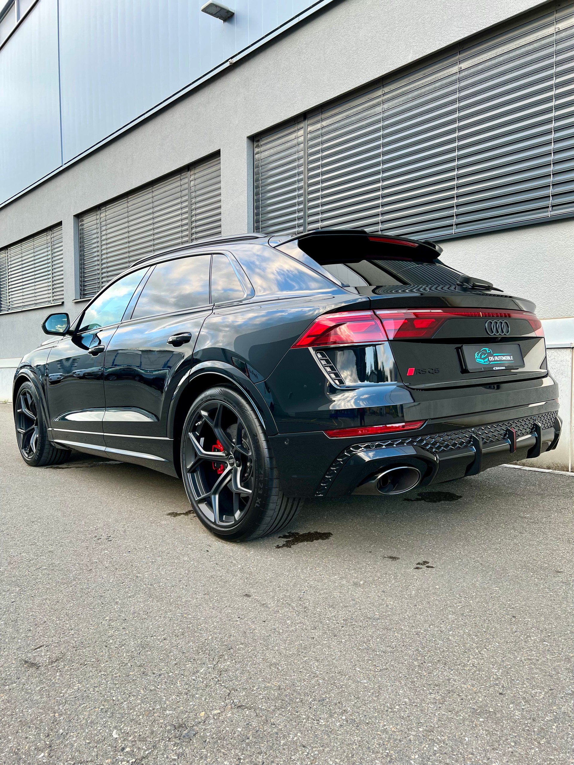 AUDI RSQ8 performance quattro-image-2