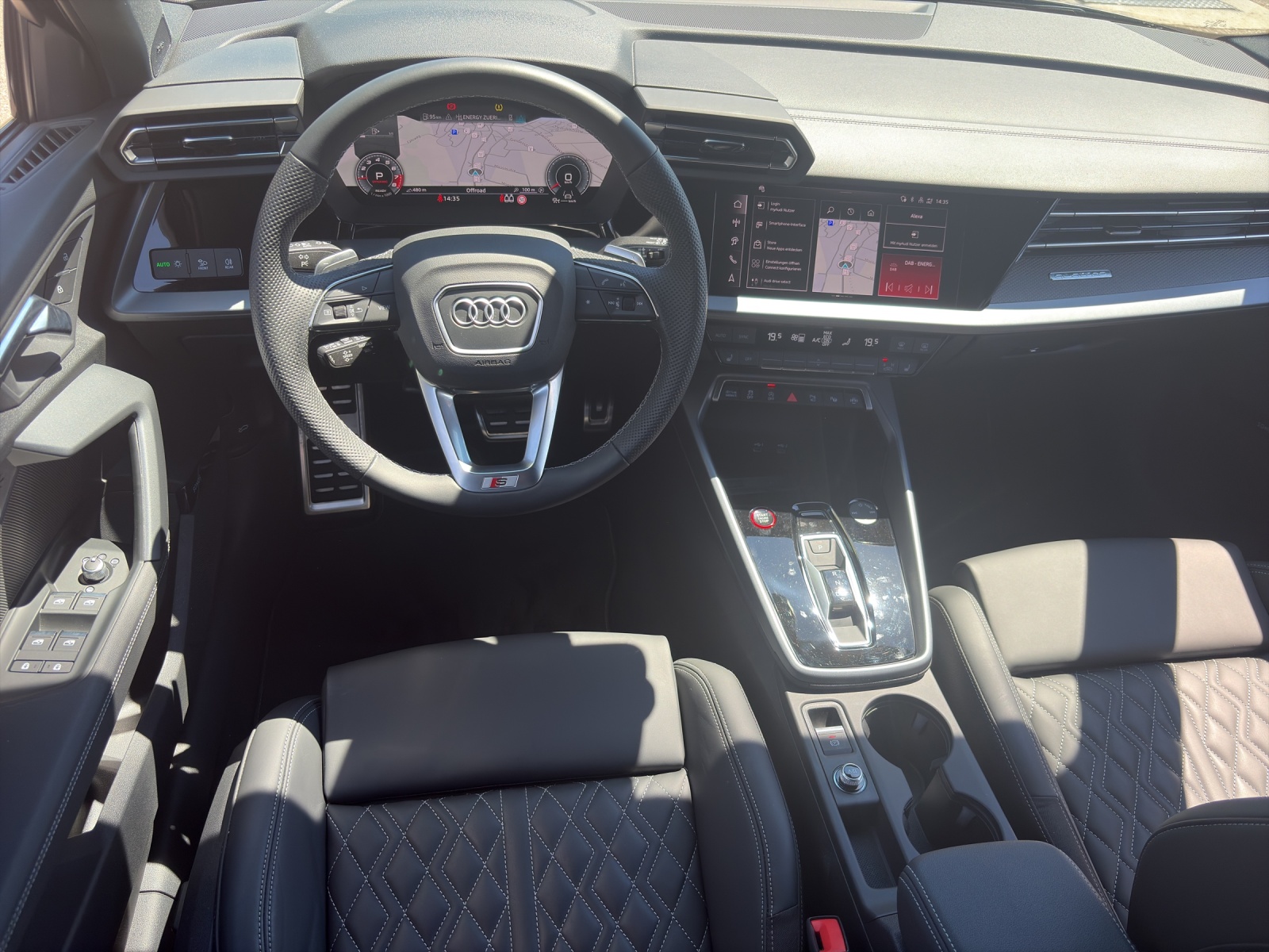 AUDI S3 Sportback 2.0 TFSI quattro S-Tronic-image-9