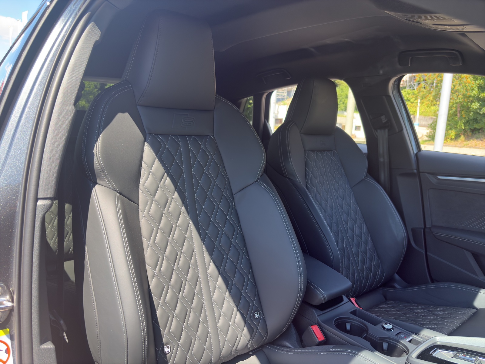 AUDI S3 Sportback 2.0 TFSI quattro S-Tronic-image-6
