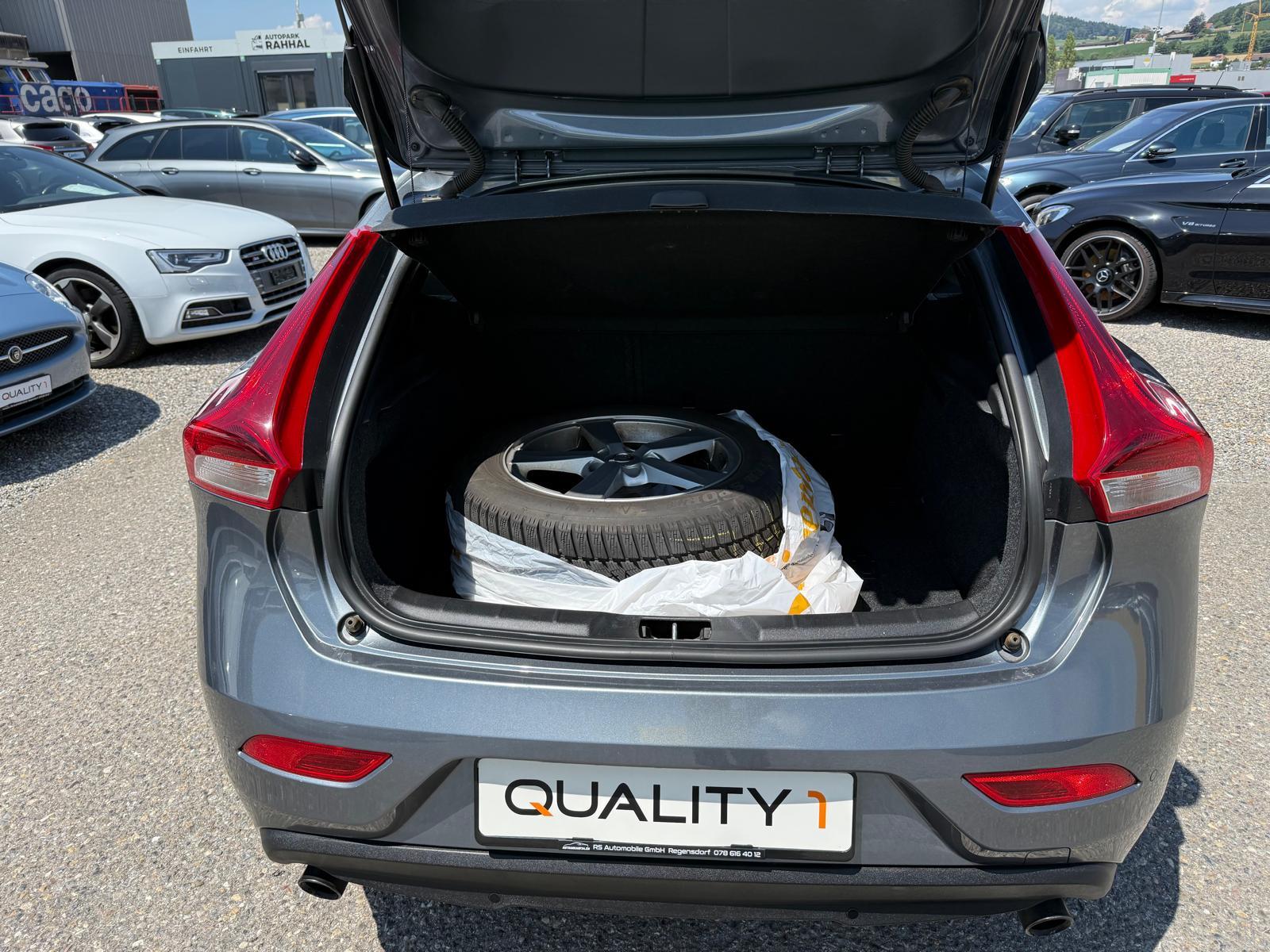 VOLVO V40 1.5 T3 Momentum S/S-image-14