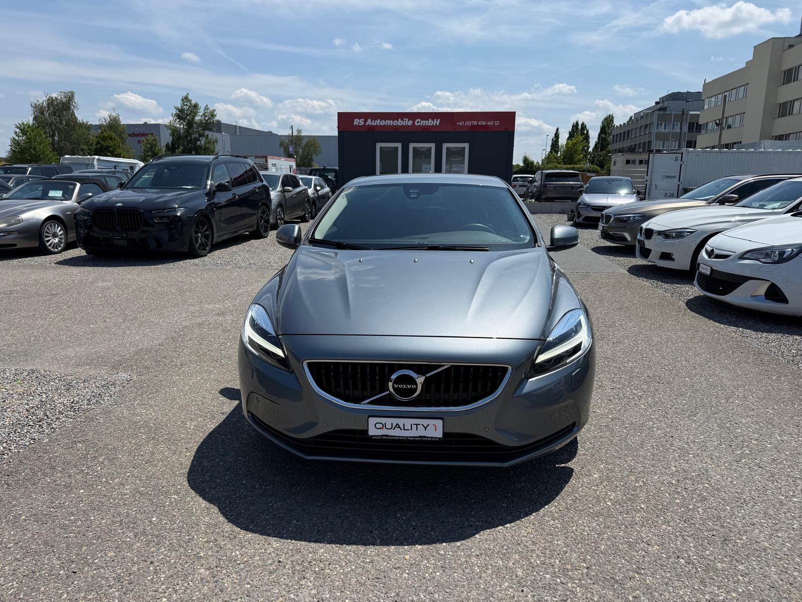 VOLVO V40 1.5 T3 Momentum S/S-image-1