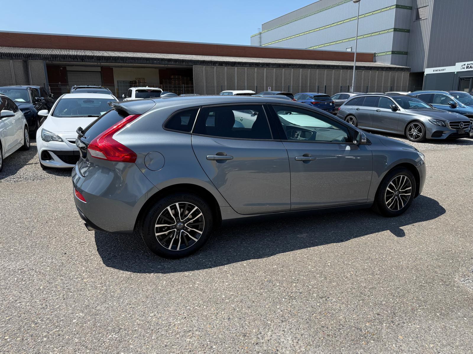 VOLVO V40 1.5 T3 Momentum S/S-image-7