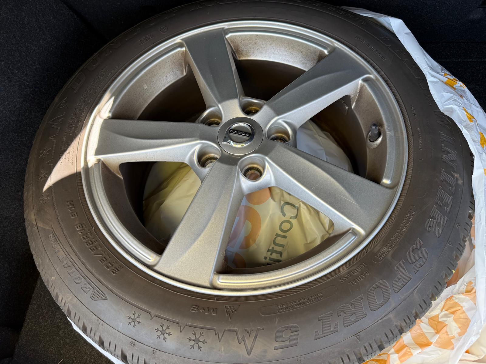 VOLVO V40 1.5 T3 Momentum S/S-image-15