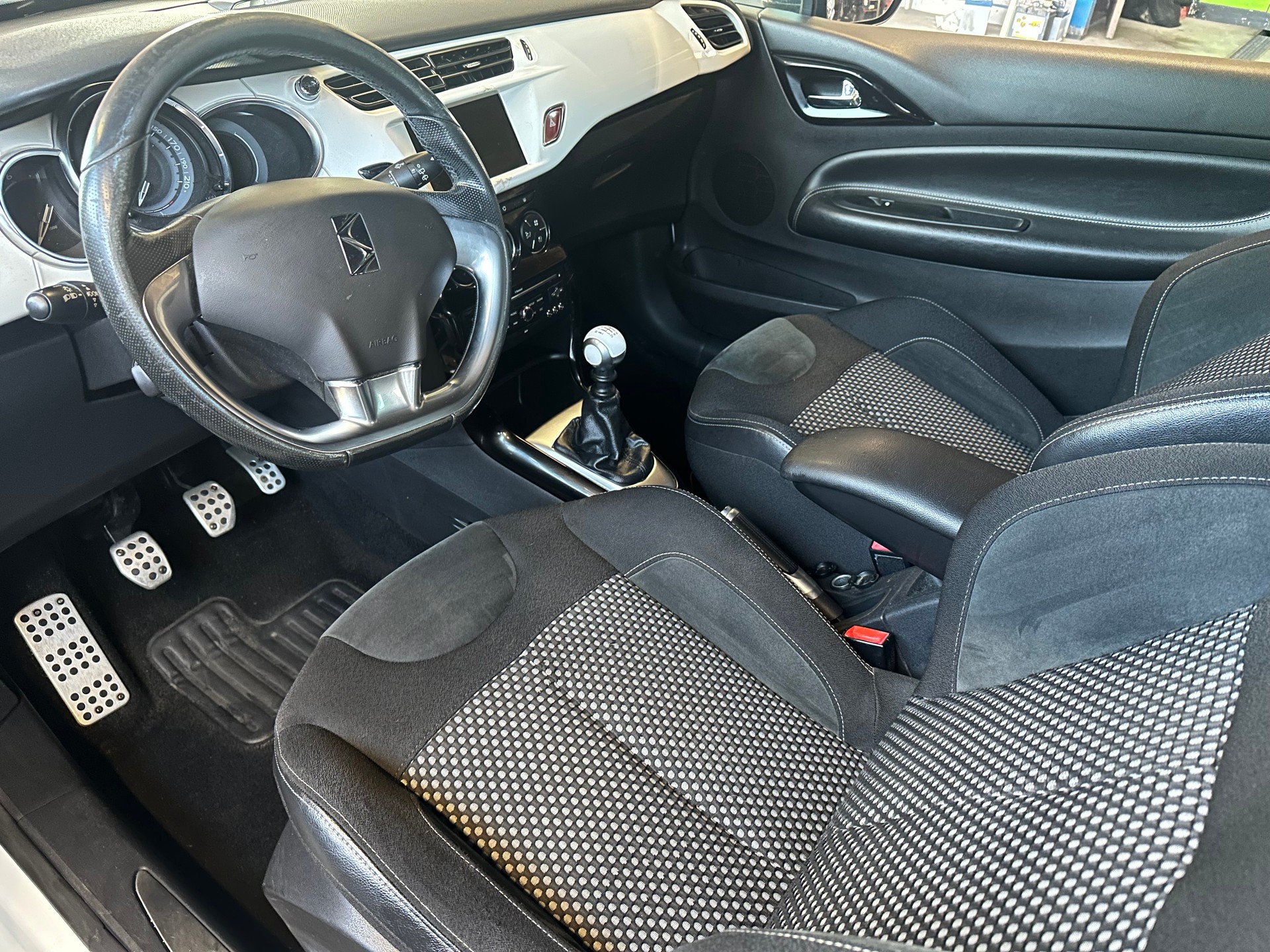 DS AUTOMOBILES DS3 1.6 THP Sport Chic-image-9