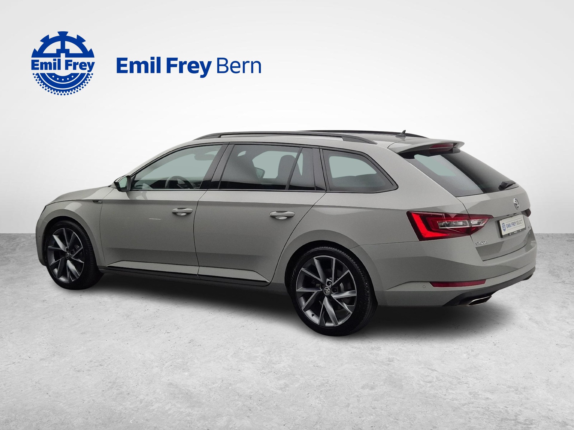 SKODA Superb Combi 2.0 TSI 280 SportLine+ 4x4 DSG-image-8