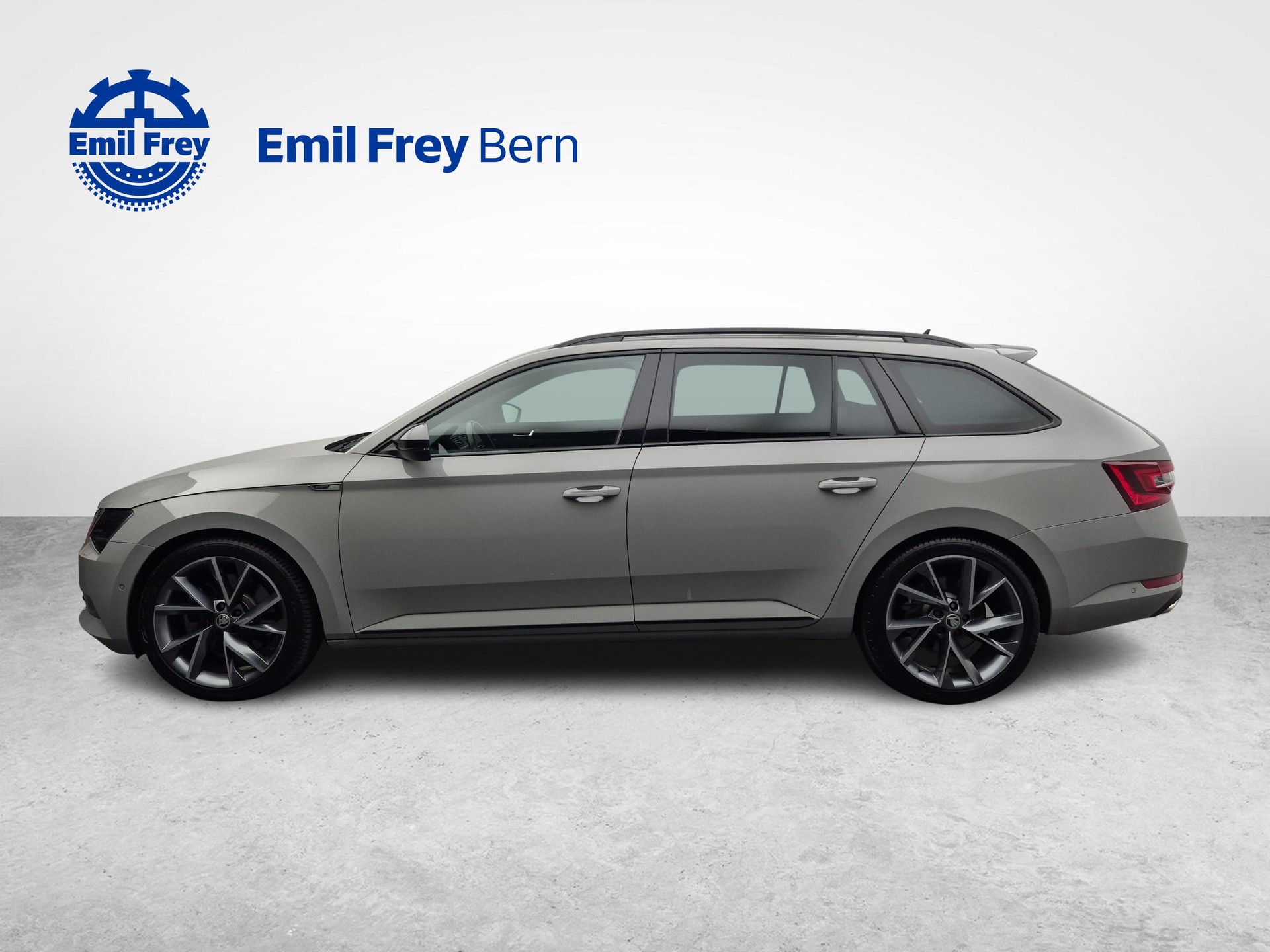 SKODA Superb Combi 2.0 TSI 280 SportLine+ 4x4 DSG-image-1