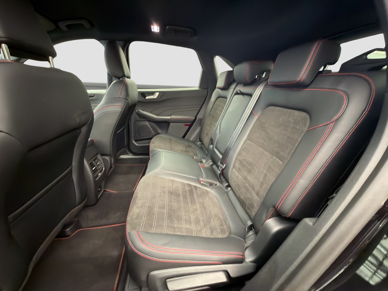FORD Kuga 2.5 FHEV ST-Line 4WD - AHK - Toter-Winkel-Assistent - Spurhalteassistent-image-9