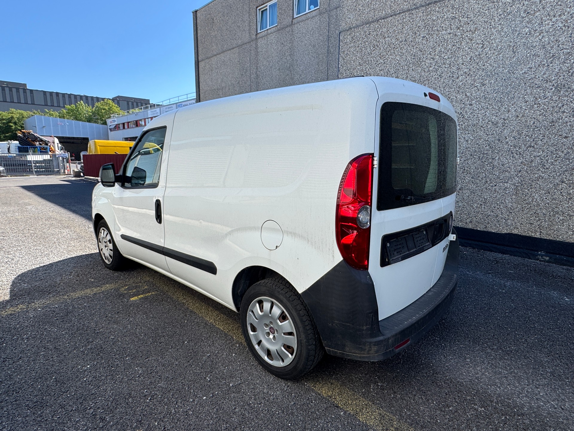 FIAT Doblò 1.4 16V Cargo Swiss-image-5