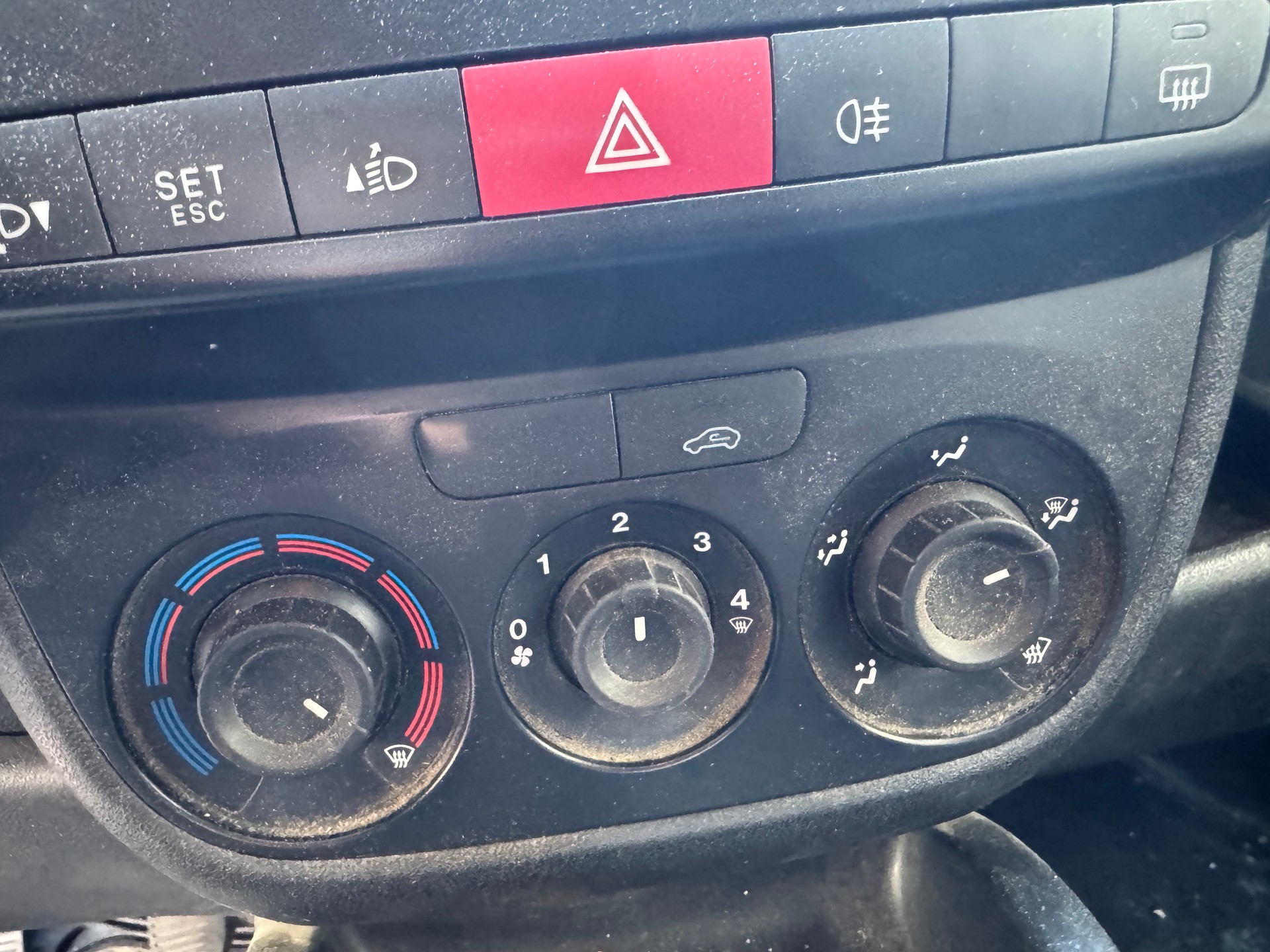 FIAT Doblò 1.4 16V Cargo Swiss-image-9