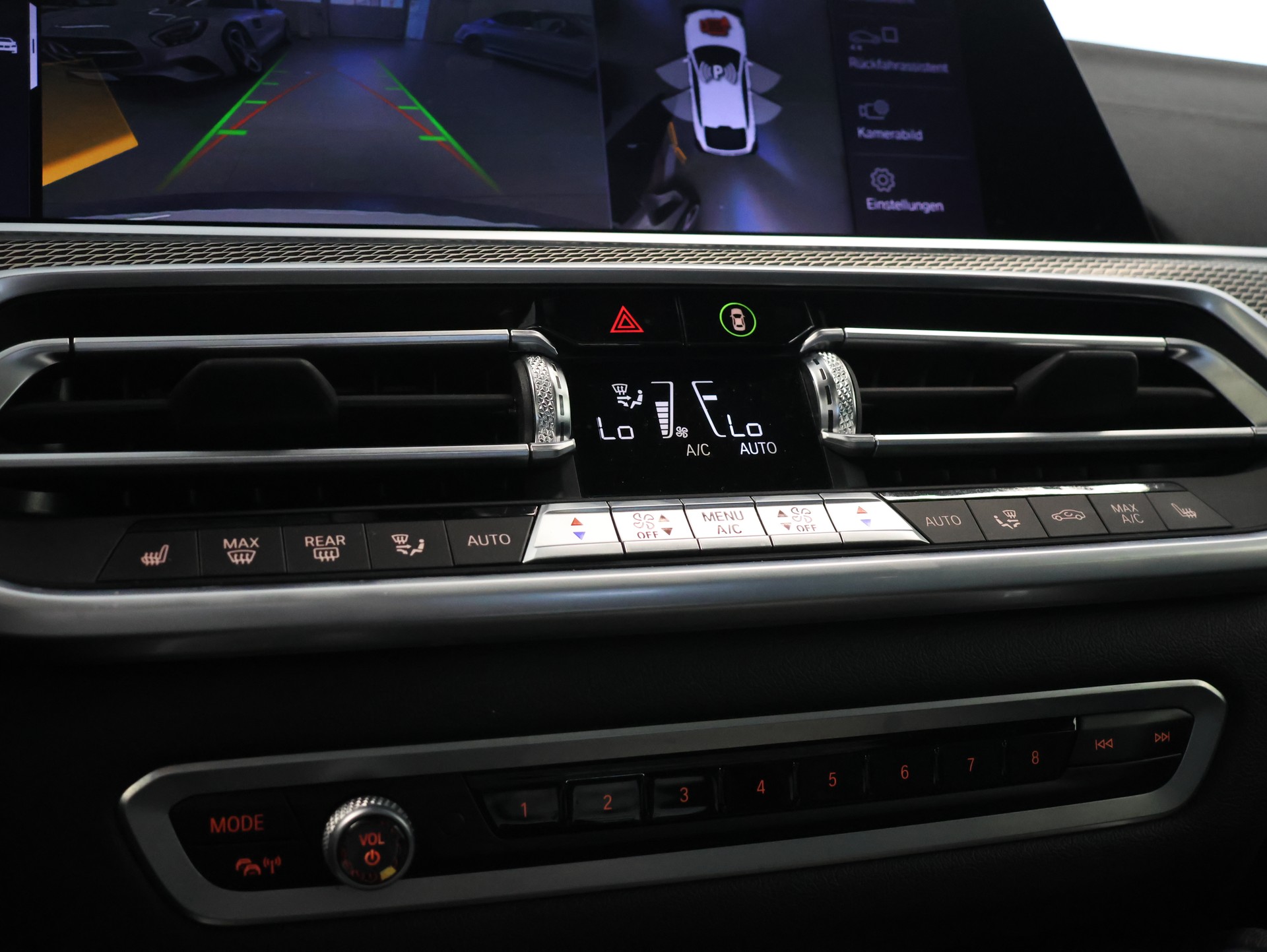 BMW X6 xDrive 30d Steptronic *Panoramadach* *360 Kamera* *Harman Kardon*-image-17