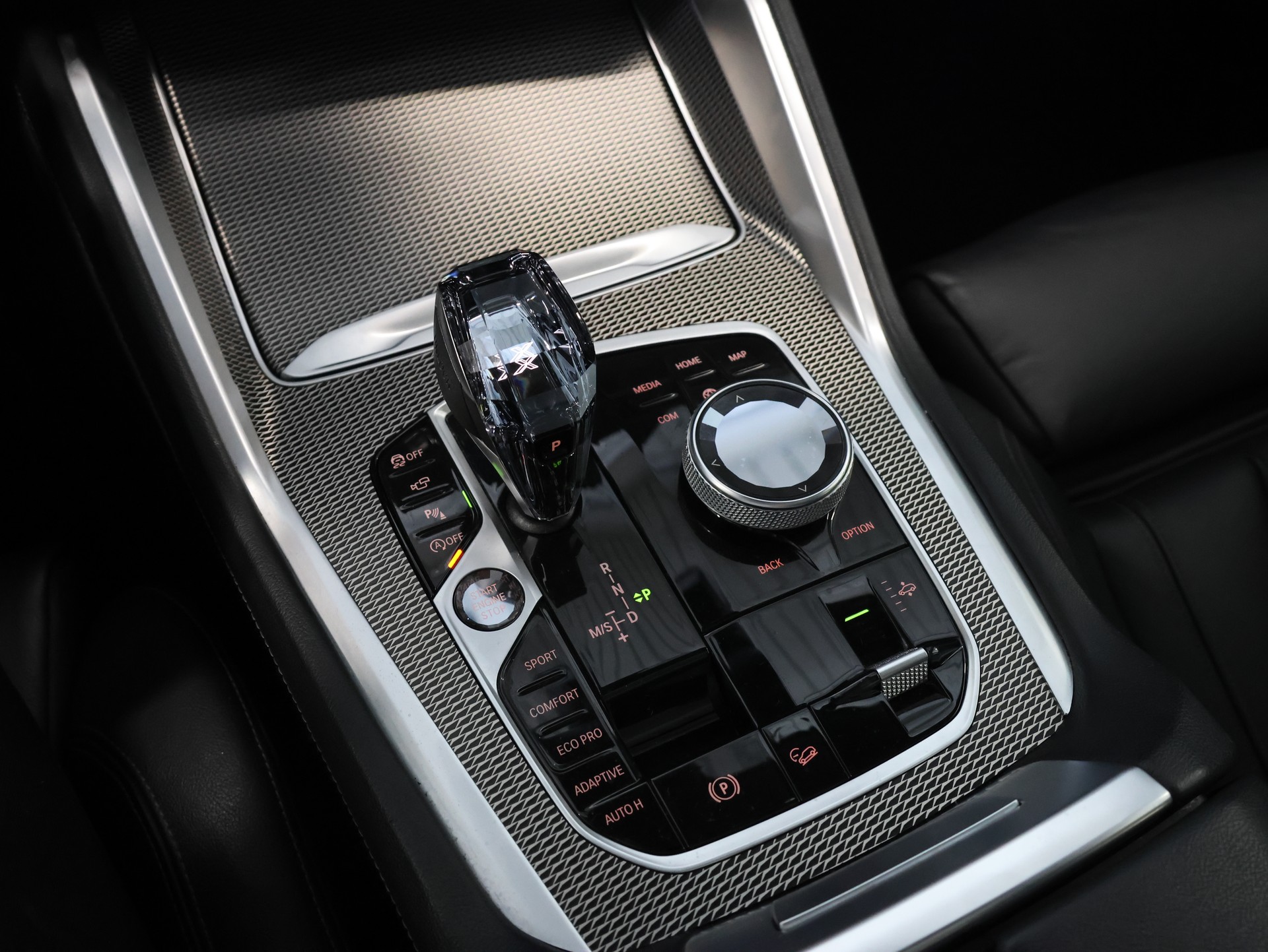 BMW X6 xDrive 30d Steptronic *Panoramadach* *360 Kamera* *Harman Kardon*-image-19