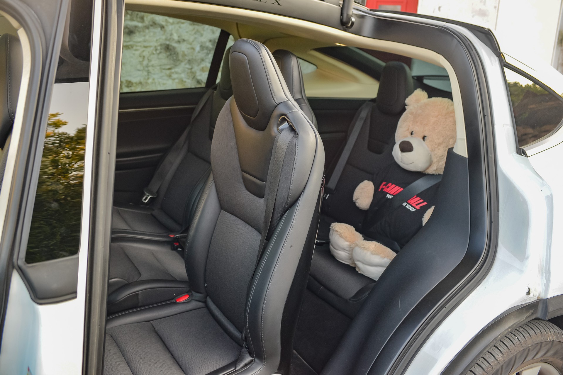 TESLA Model X P90D mit 7 Sitzen frisch ab MFK-image-3