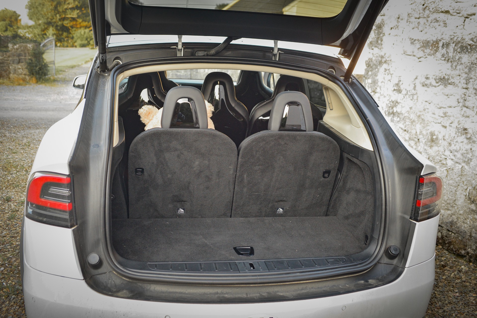 TESLA Model X P90D mit 7 Sitzen frisch ab MFK-image-4