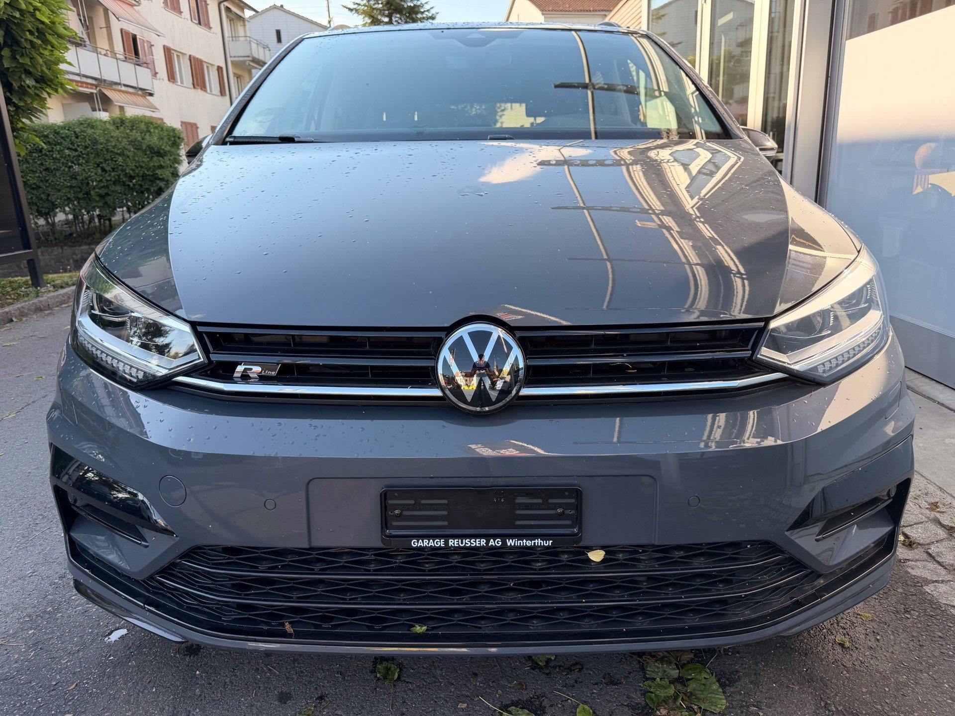 VW Touran 1.5 TSI DSG HIGHLINE R-LINE *** PANORAMAGLASDACH & 7-SITZER ***-image-1