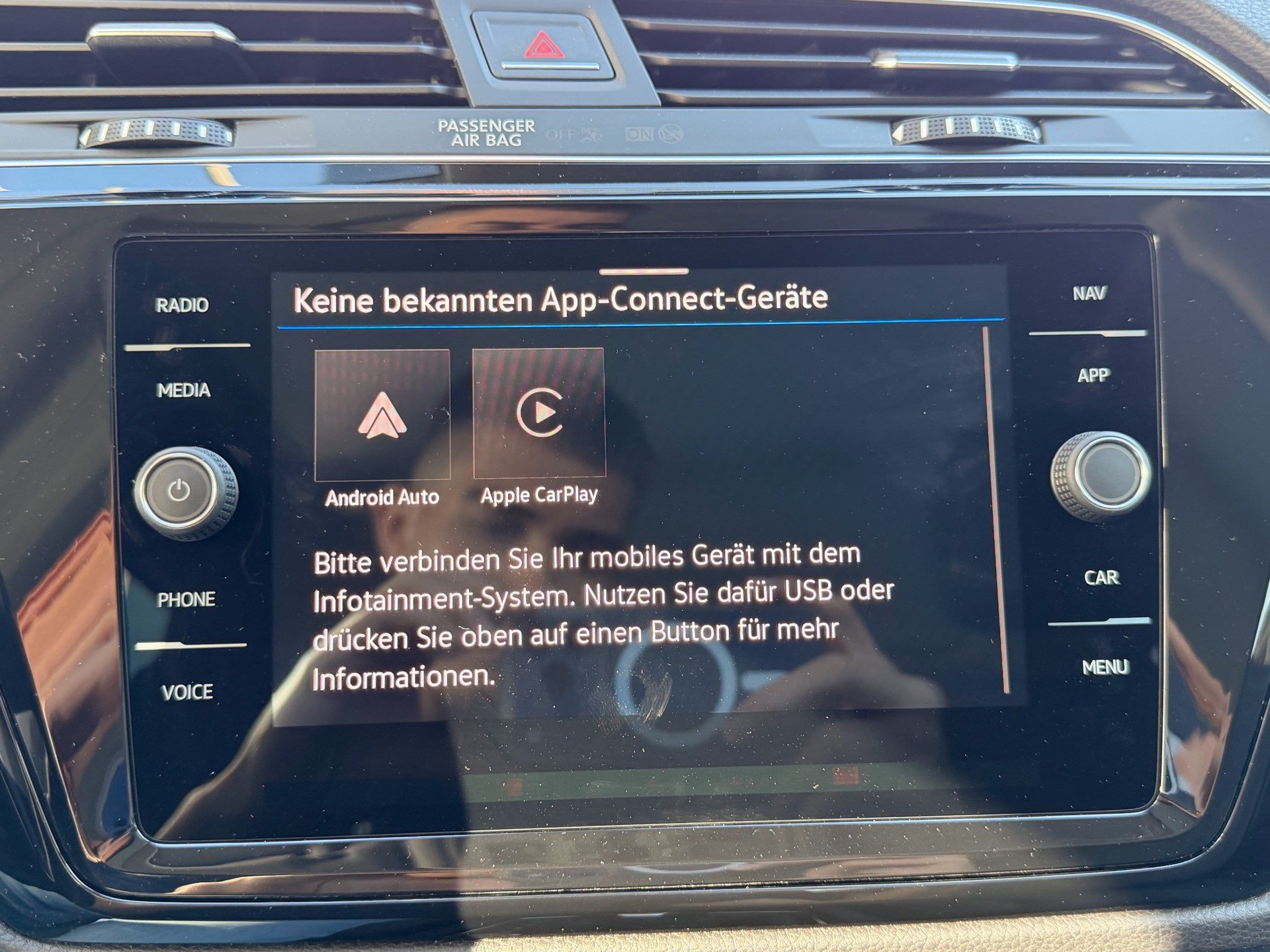 VW Touran 1.5 TSI DSG HIGHLINE R-LINE *** PANORAMAGLASDACH & 7-SITZER ***-image-17
