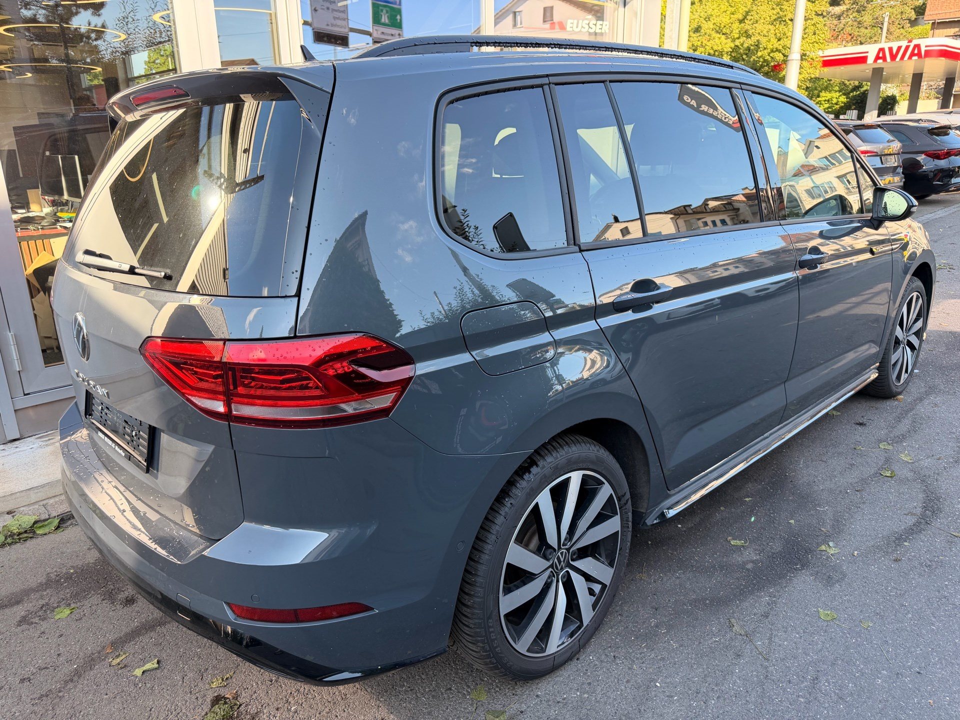 VW Touran 1.5 TSI DSG HIGHLINE R-LINE *** PANORAMAGLASDACH & 7-SITZER ***-image-3