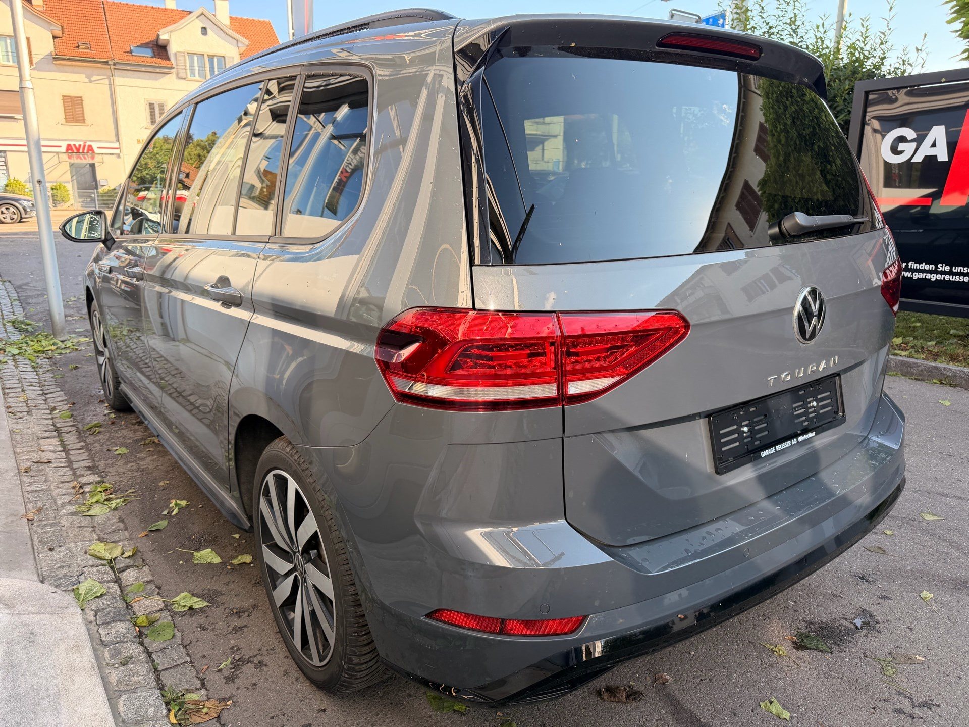 VW Touran 1.5 TSI DSG HIGHLINE R-LINE *** PANORAMAGLASDACH & 7-SITZER ***-image-5