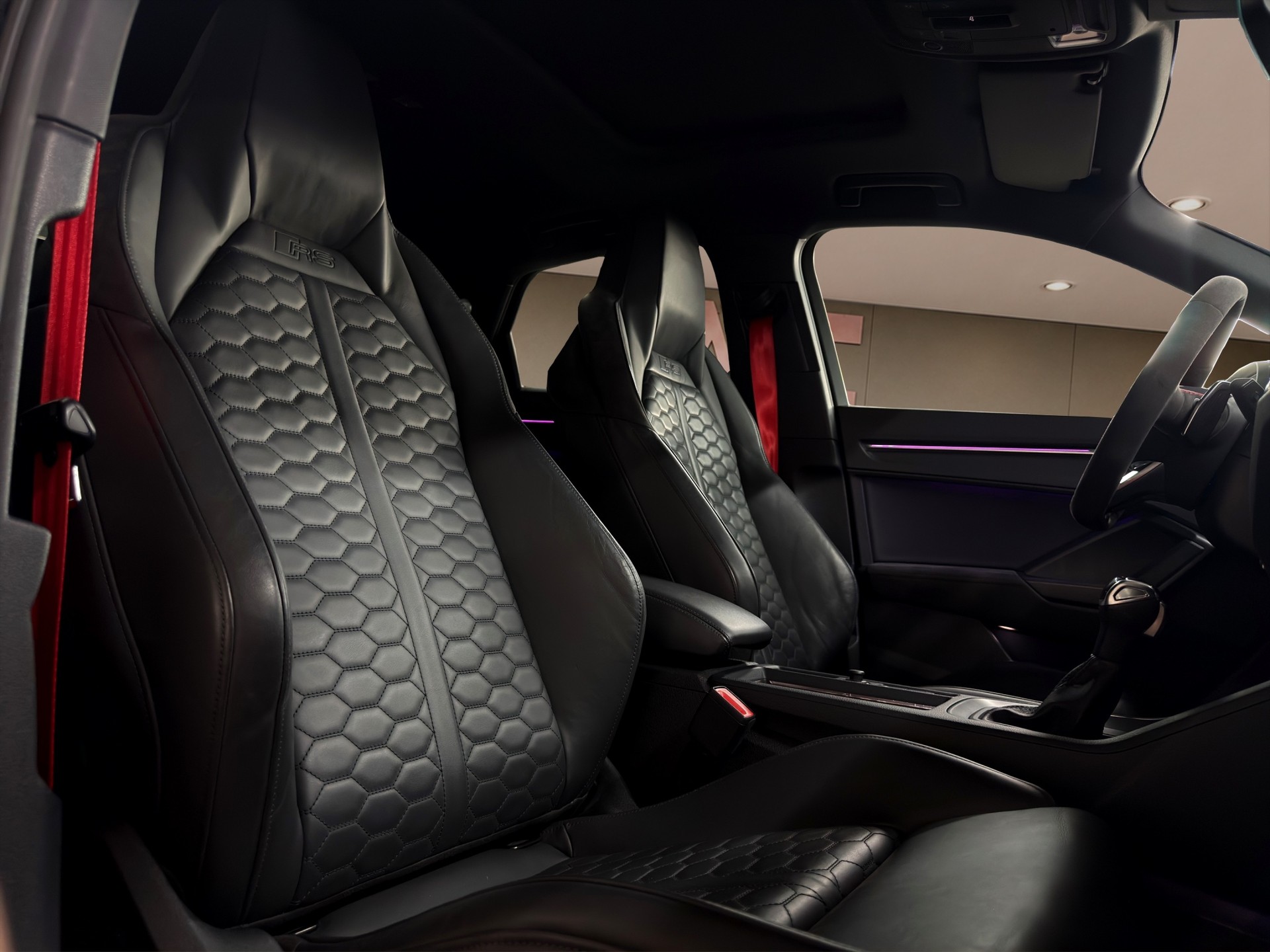 AUDI RS Q3 Sportback quattro S tronic-image-13