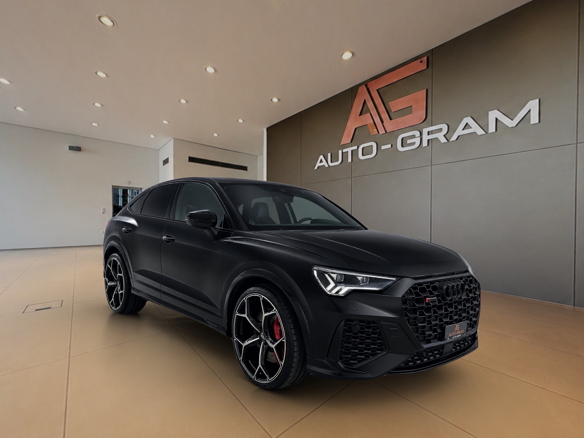 AUDI RS Q3 Sportback quattro S tronic-image-6