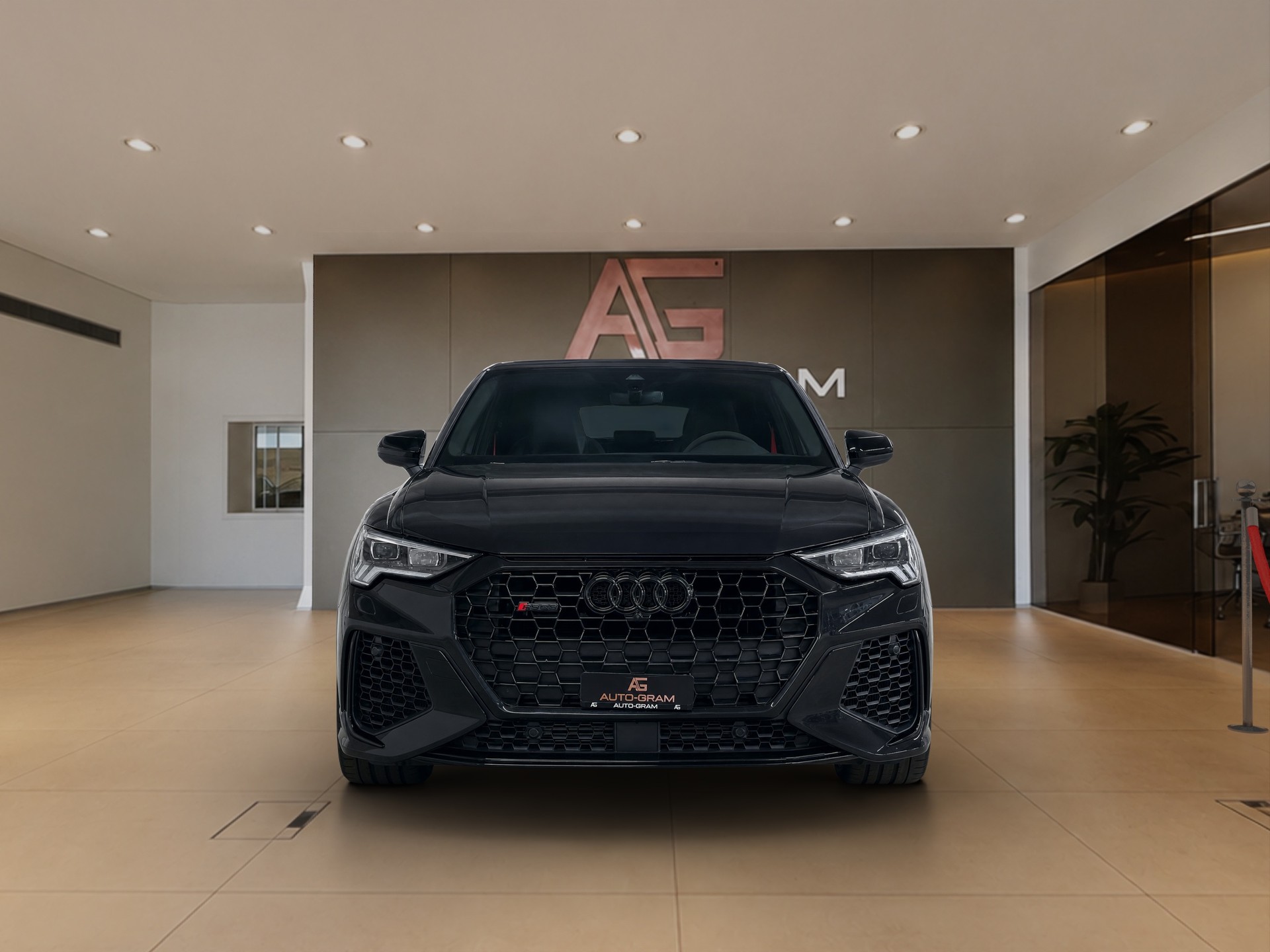 AUDI RS Q3 Sportback quattro S tronic-image-7
