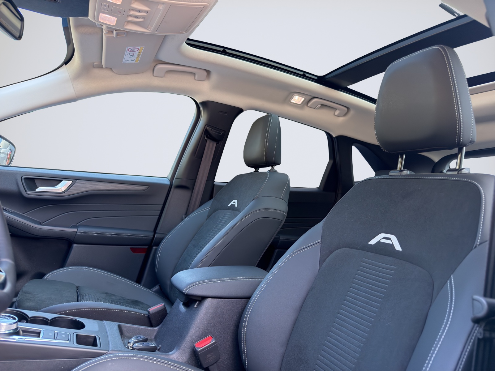 FORD Kuga 2.5 Hybrid Active X 4x4-image-9