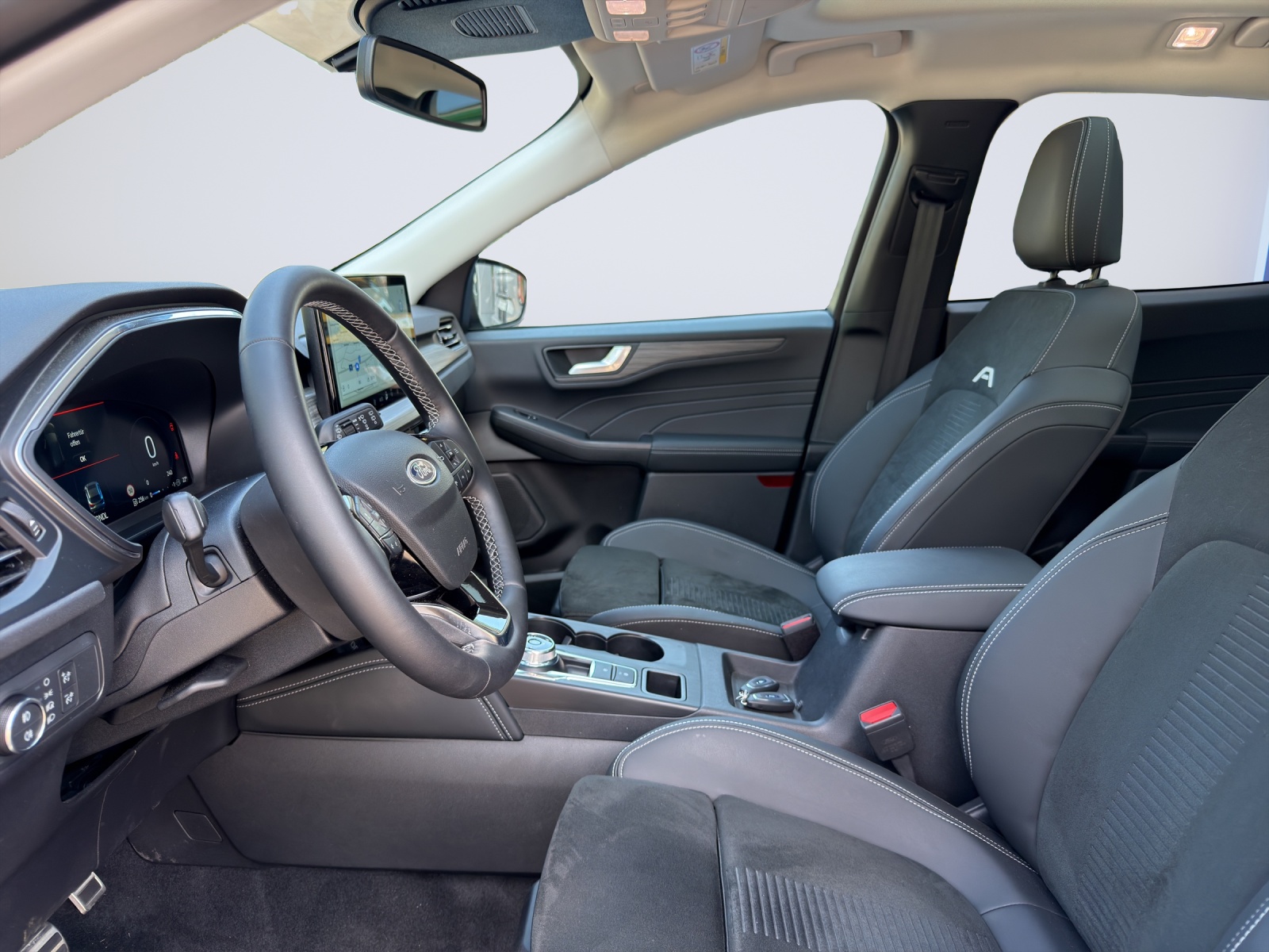 FORD Kuga 2.5 Hybrid Active X 4x4-image-8