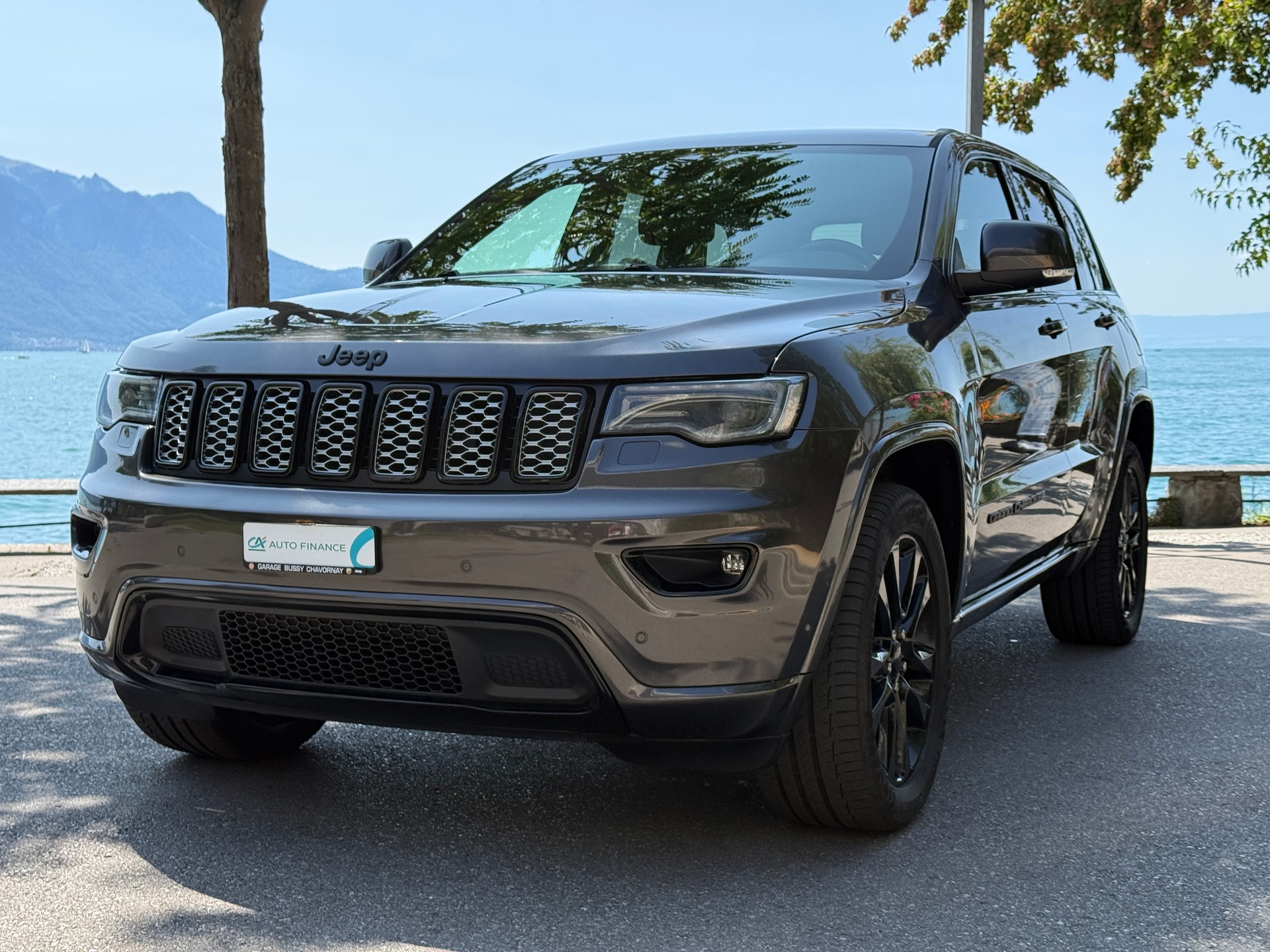 JEEP Grand Cherokee 3.0 CRD Night Eagle Automatic-image-2