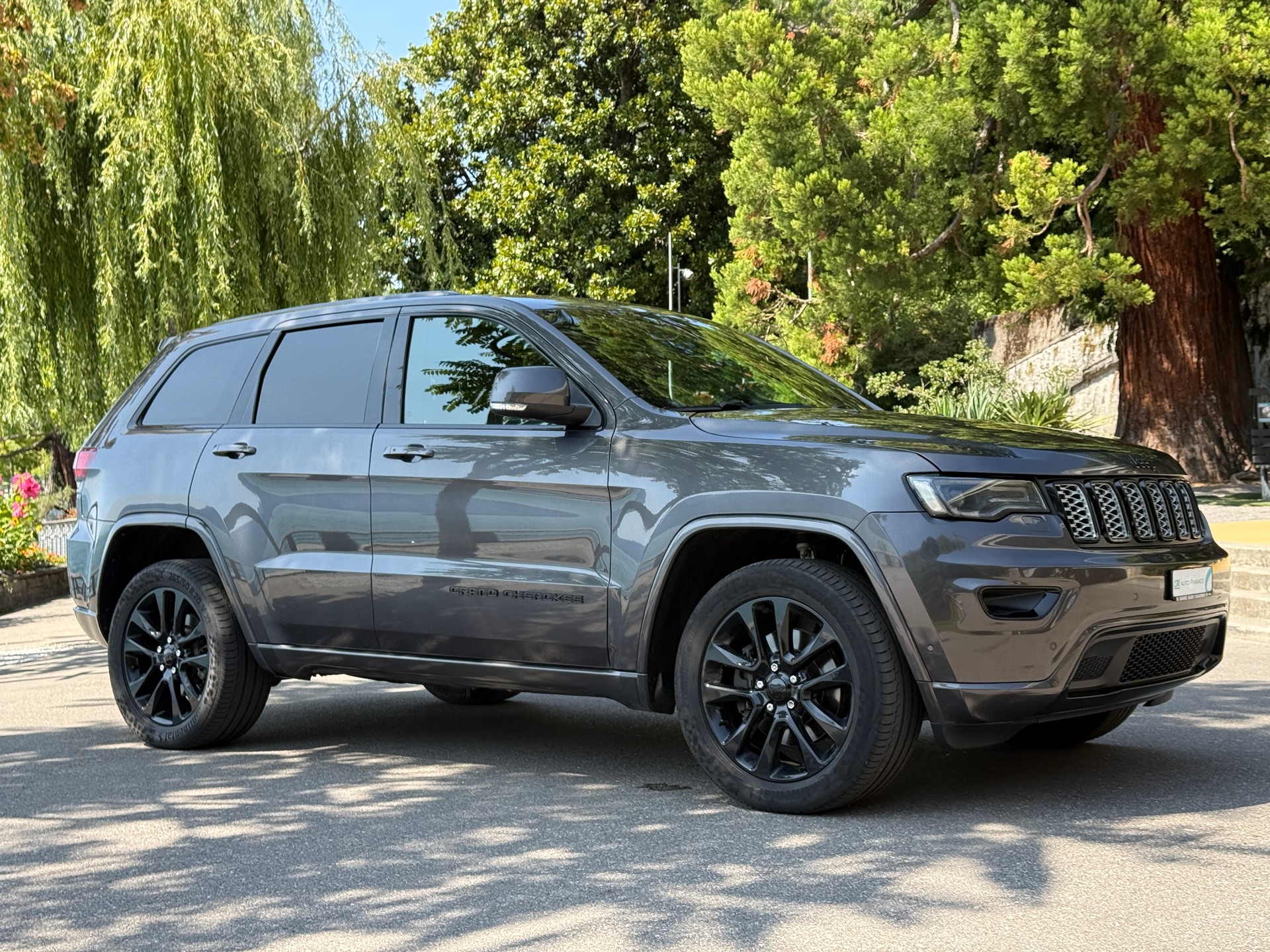 JEEP Grand Cherokee 3.0 CRD Night Eagle Automatic-image-4