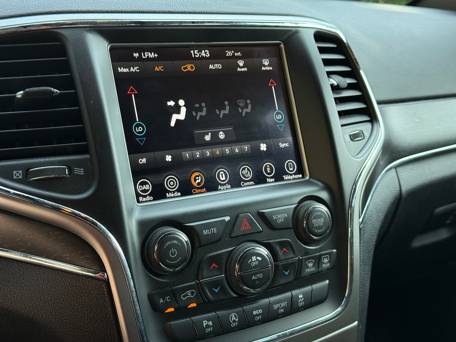 JEEP Grand Cherokee 3.0 CRD Night Eagle Automatic-image-13
