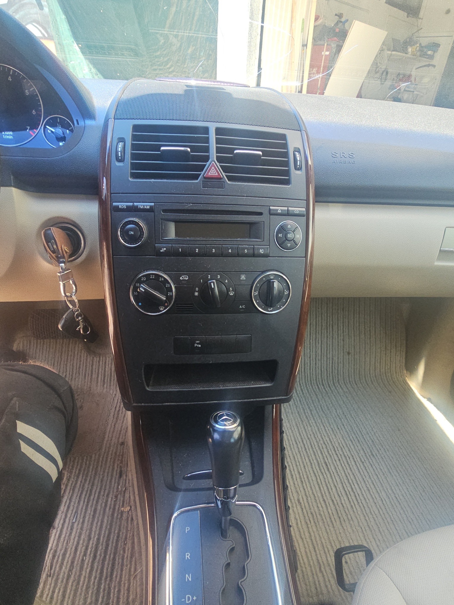MERCEDES-BENZ A 170 Elégance Edition A-image-10
