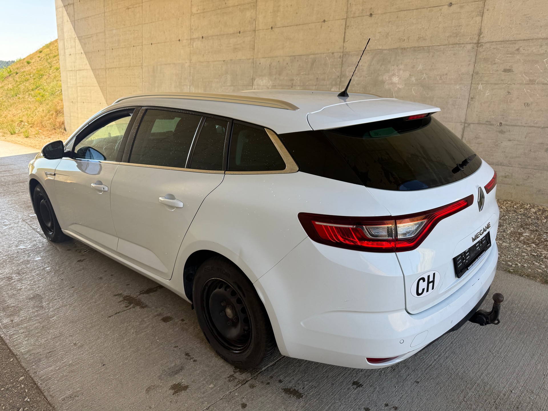 RENAULT Mégane Grandtour 1.5 dCi GT Line EDC-image-2