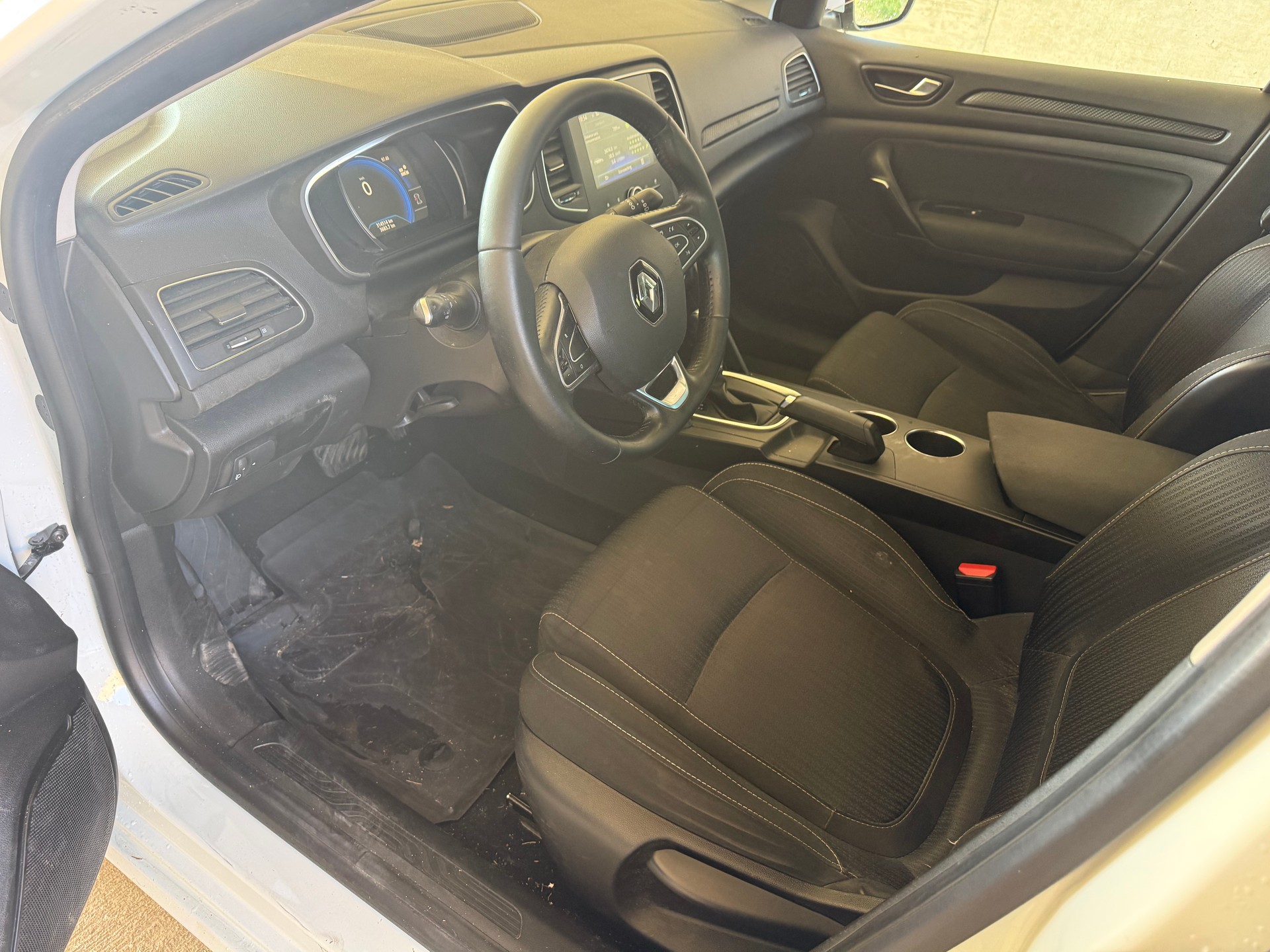 RENAULT Mégane Grandtour 1.5 dCi GT Line EDC-image-11