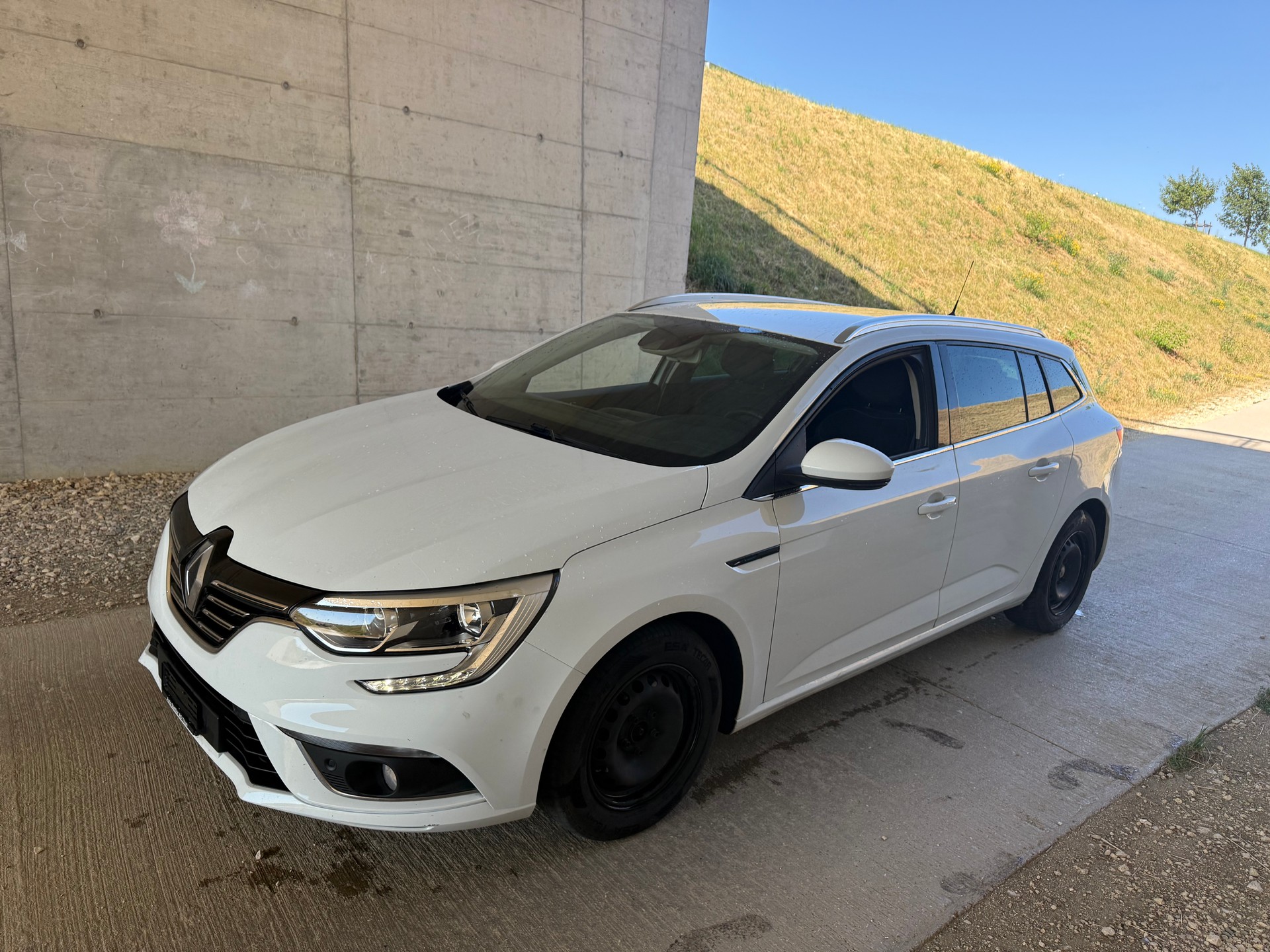 RENAULT Mégane Grandtour 1.5 dCi GT Line EDC-image-1
