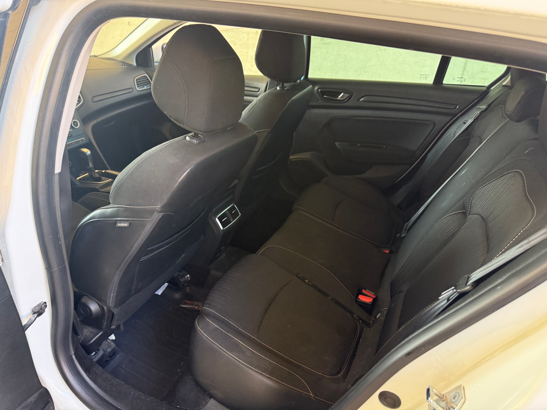 RENAULT Mégane Grandtour 1.5 dCi GT Line EDC-image-9