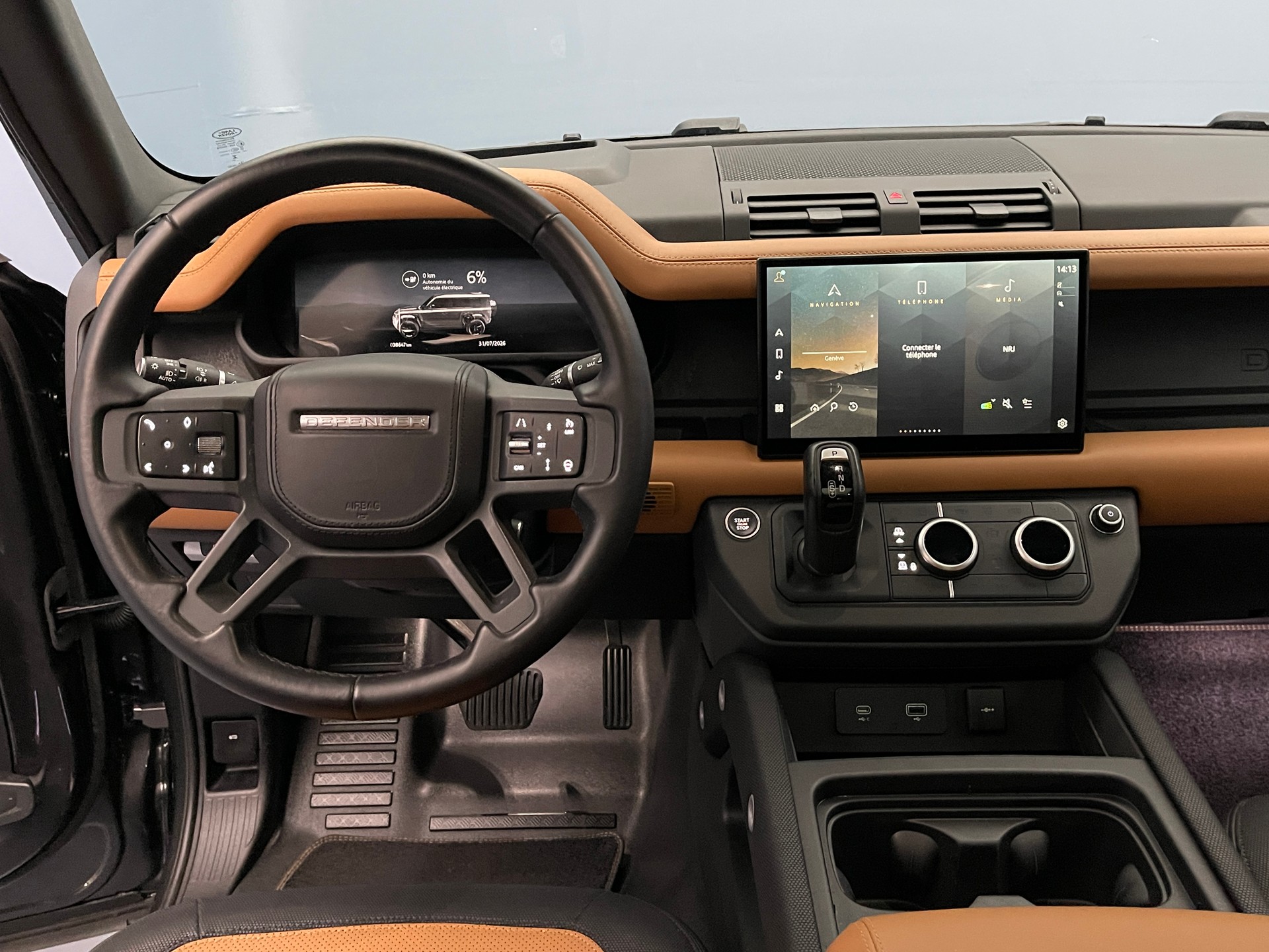 LAND ROVER Defender 110 2.0 P400e X-Dynamic HSE-image-5