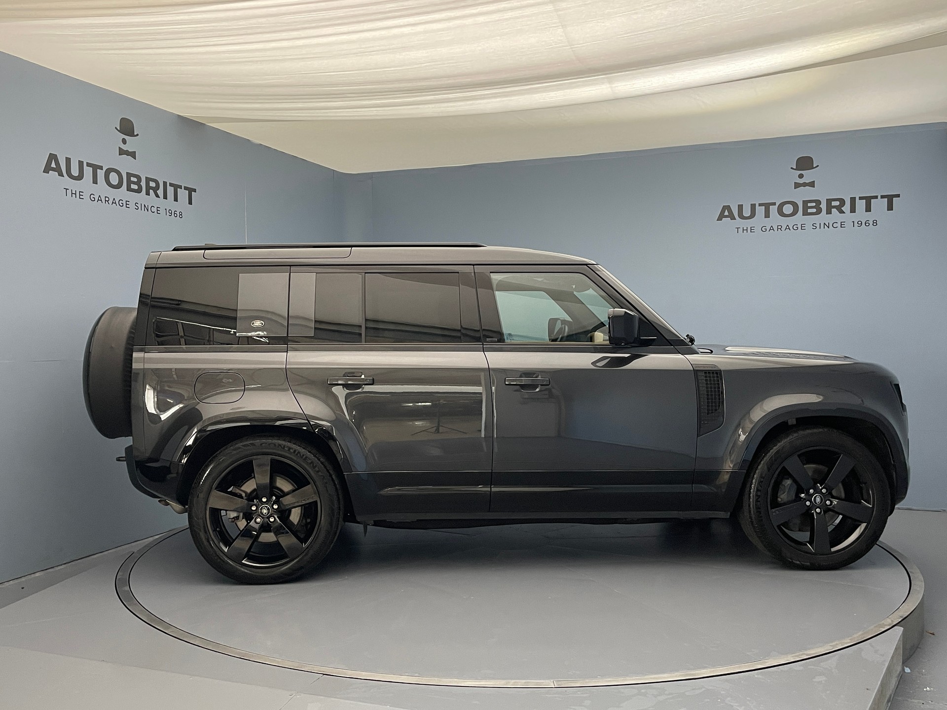 LAND ROVER Defender 110 2.0 P400e X-Dynamic HSE-image-2