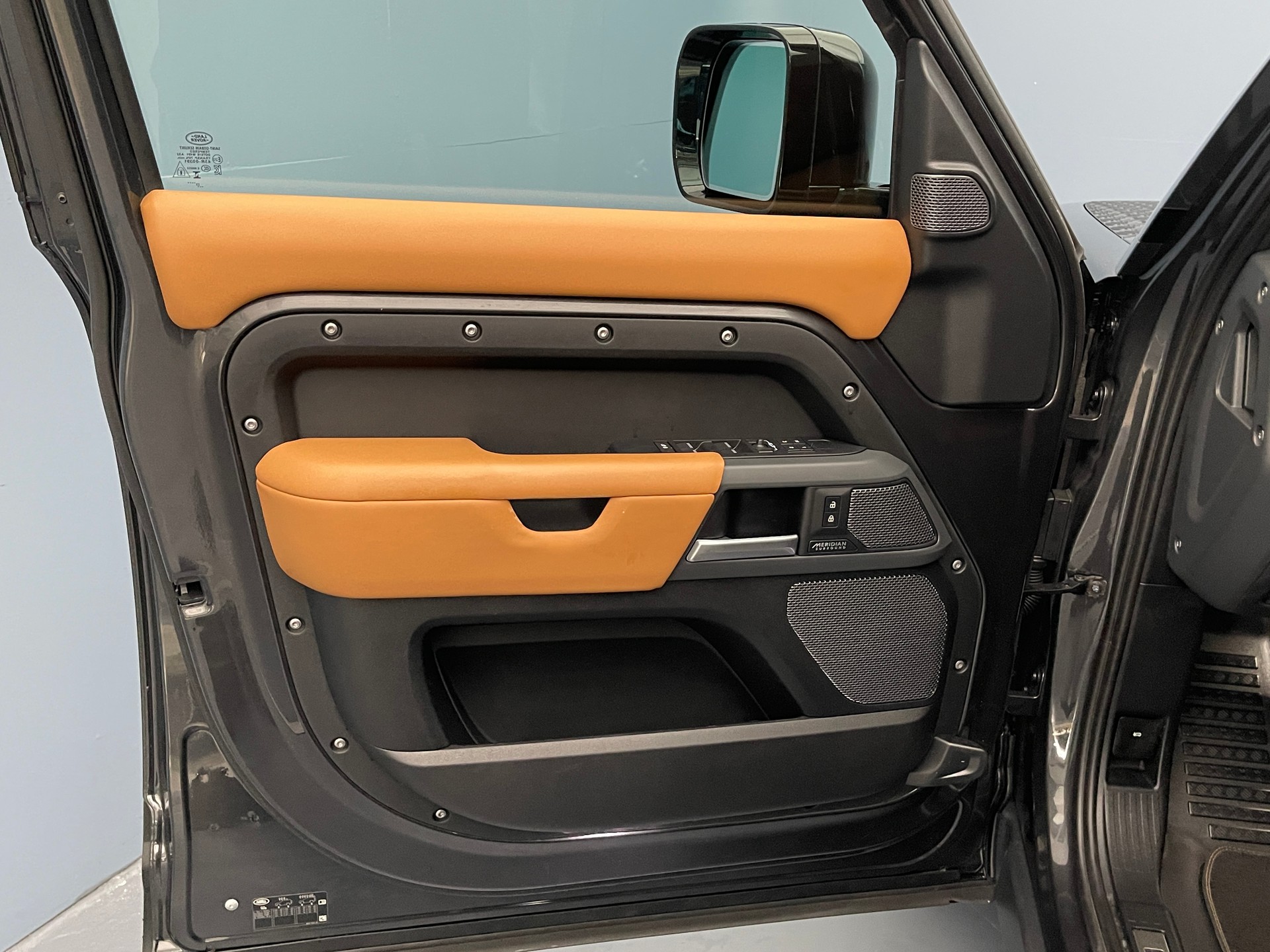 LAND ROVER Defender 110 2.0 P400e X-Dynamic HSE-image-10
