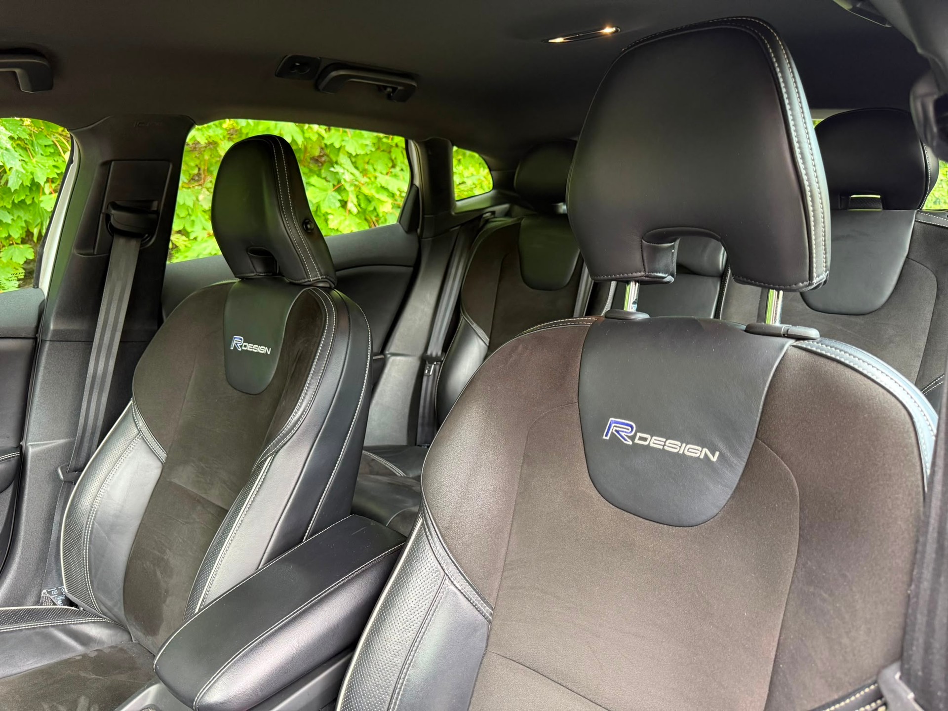 VOLVO V40 D2 R-Design-image-6