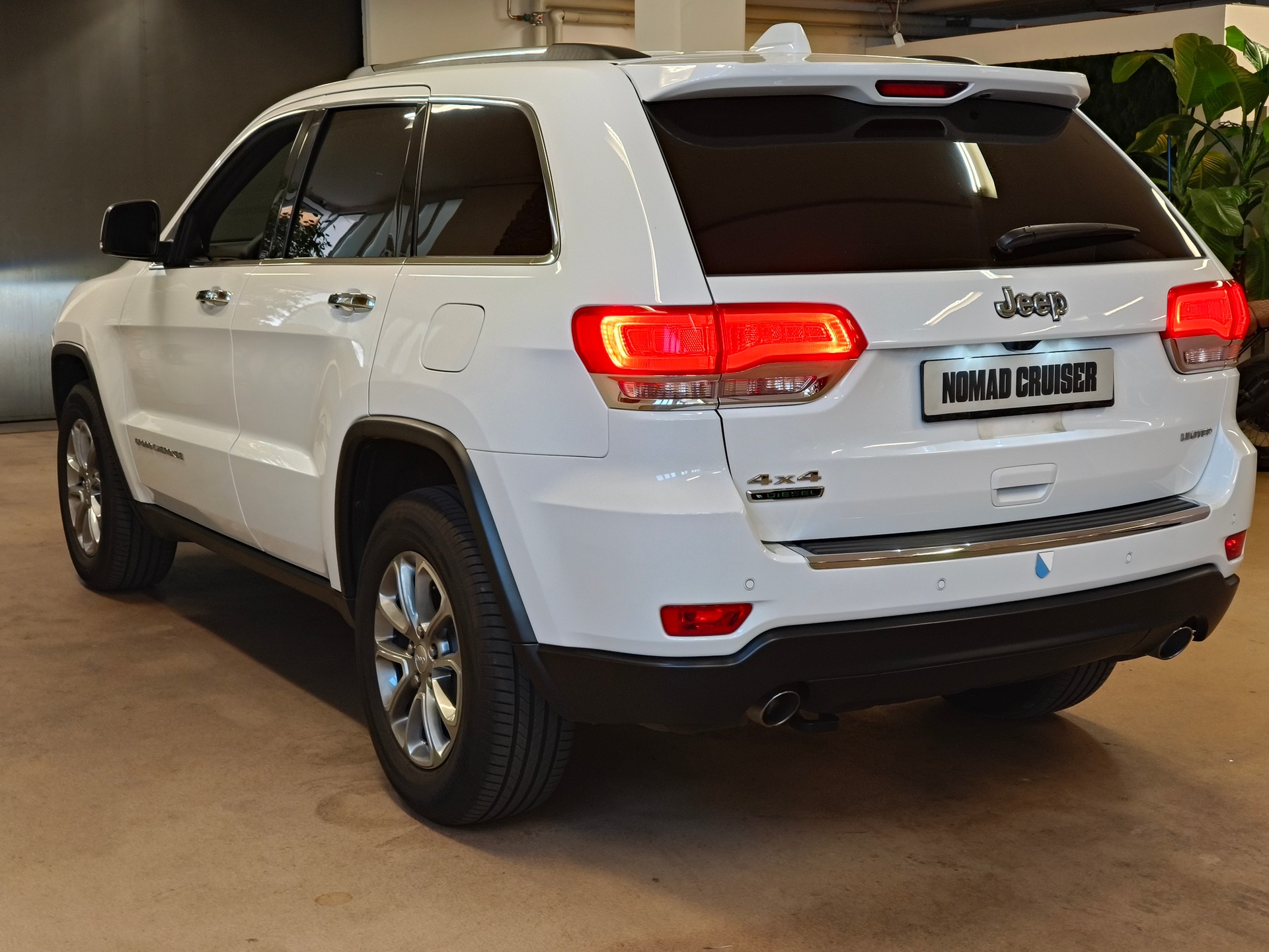 JEEP Grand Cherokee 3.0 CRD Limited Automatic-image-10