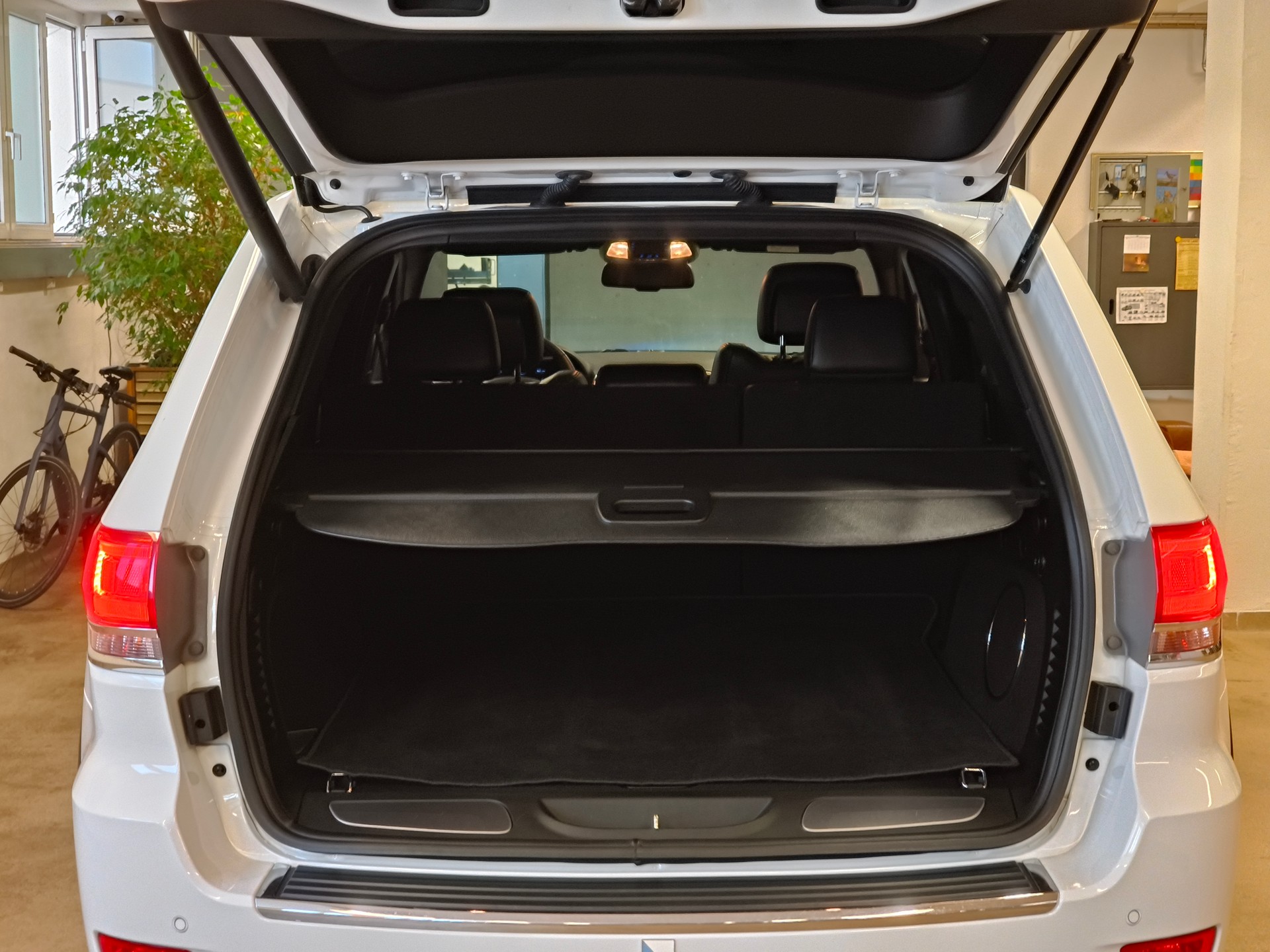 JEEP Grand Cherokee 3.0 CRD Limited Automatic-image-24