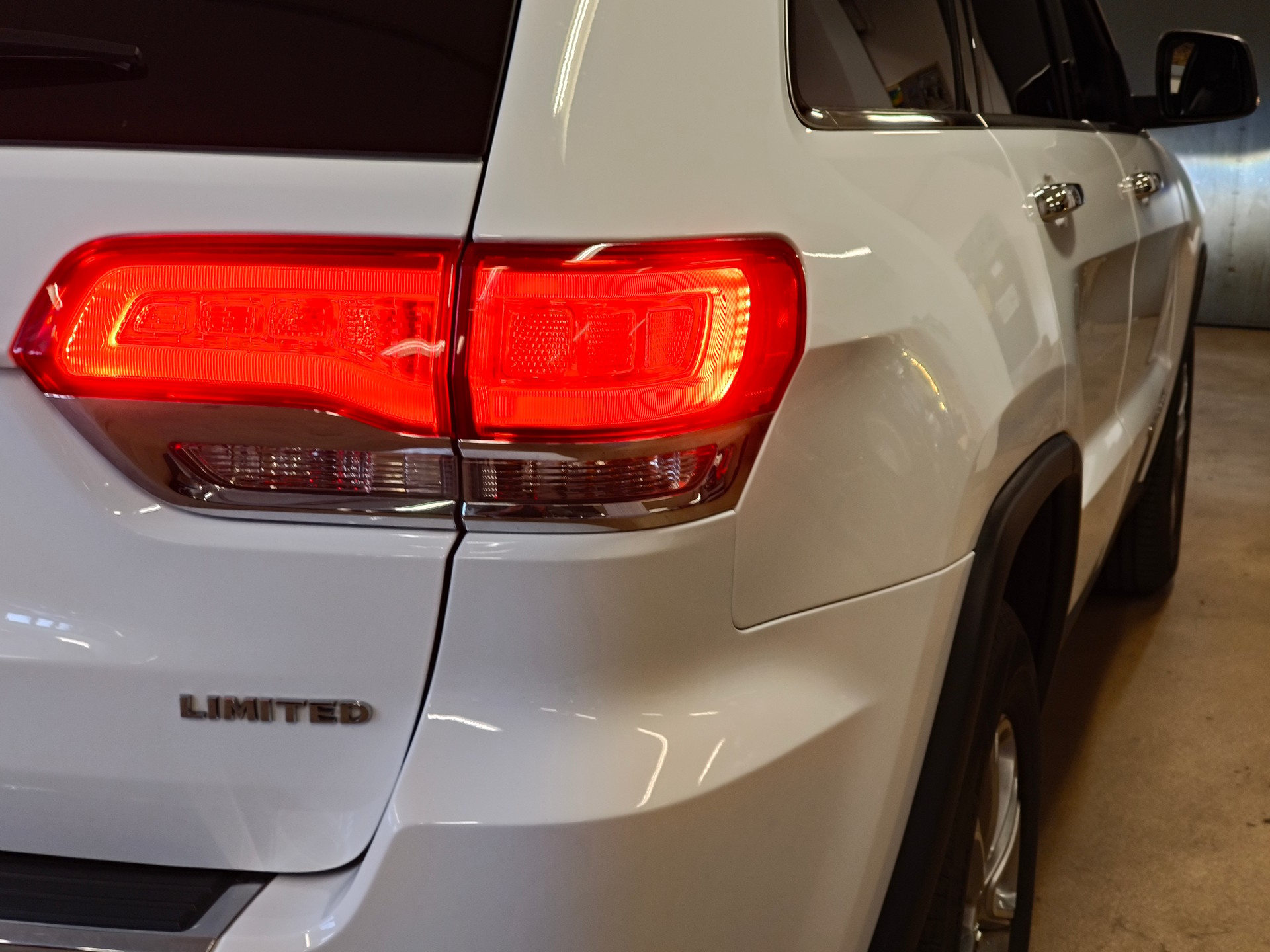 JEEP Grand Cherokee 3.0 CRD Limited Automatic-image-8