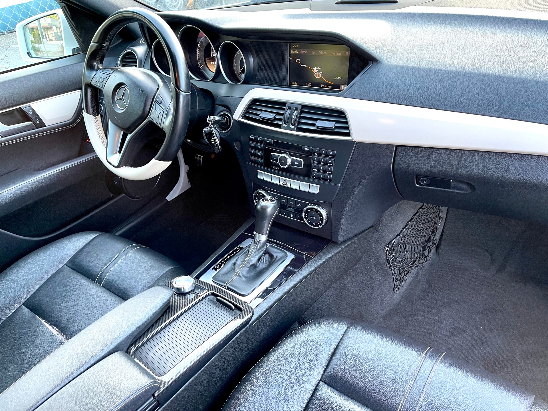 MERCEDES-BENZ C 250 CDI Elégance 4Matic 7G-Tronic-image-12