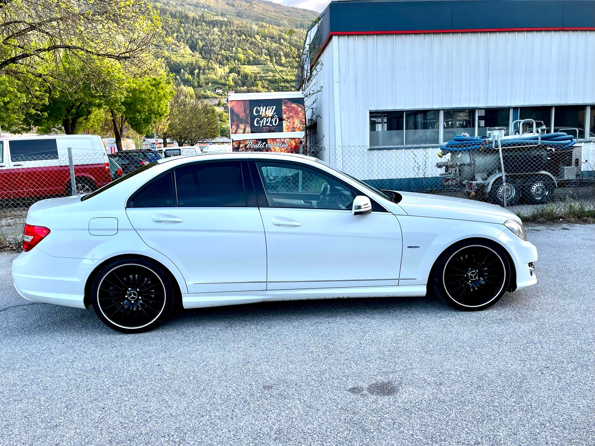 MERCEDES-BENZ C 250 CDI Elégance 4Matic 7G-Tronic-image-15