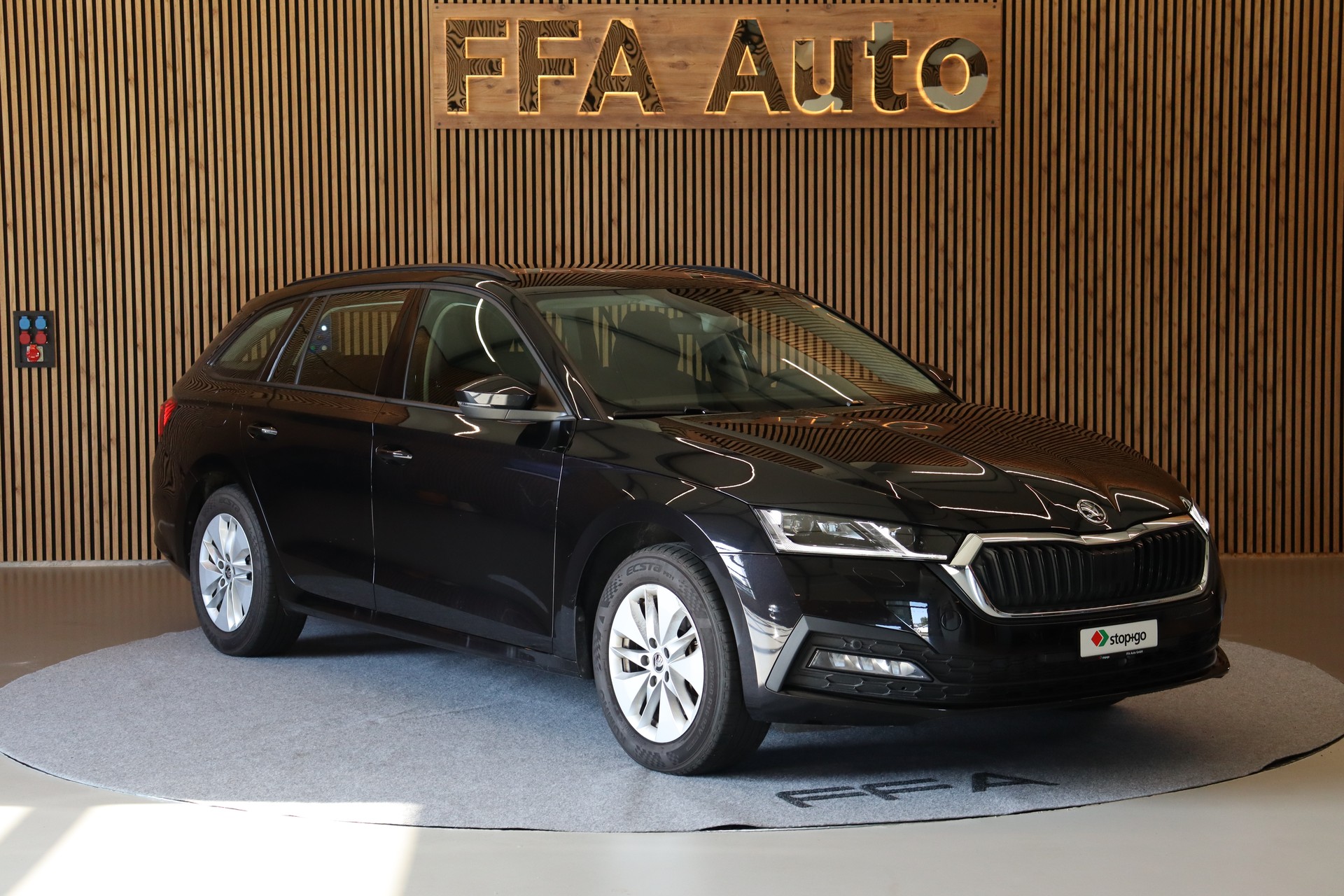 SKODA Octavia Combi 2.0 TDI Ambition 4x4 DSG-image-3