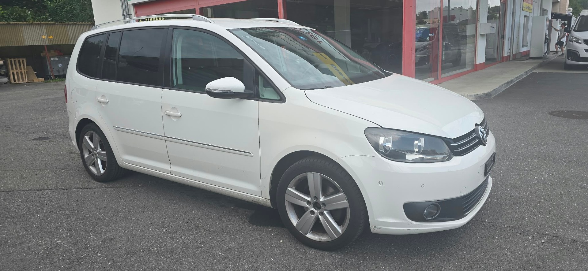 VW Touran 1.6 TDI Trendline-image-2