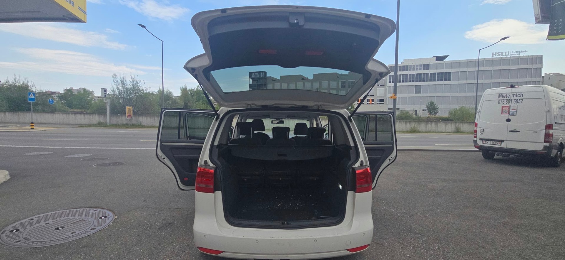 VW Touran 1.6 TDI Trendline-image-7