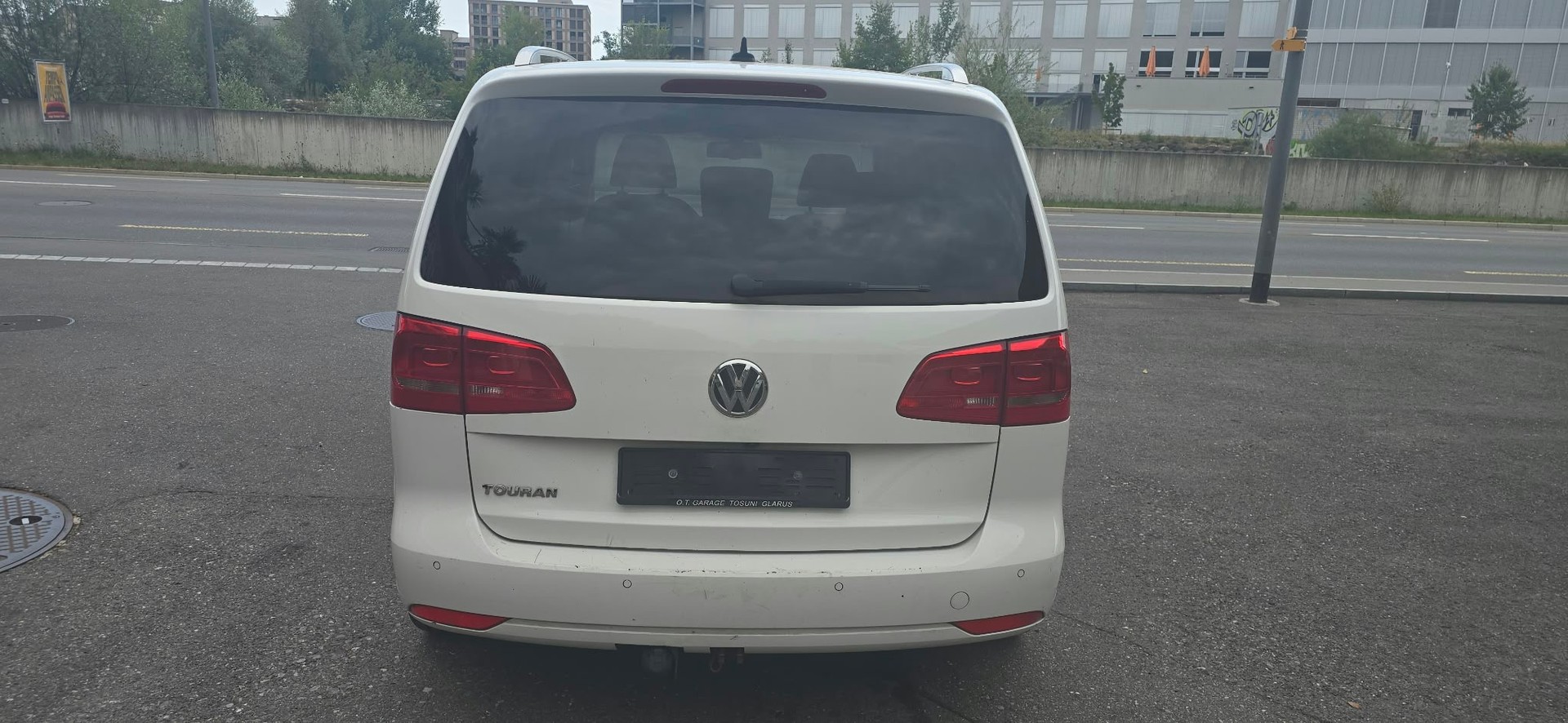 VW Touran 1.6 TDI Trendline-image-4