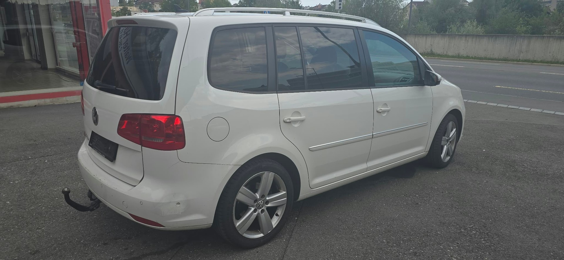 VW Touran 1.6 TDI Trendline-image-5