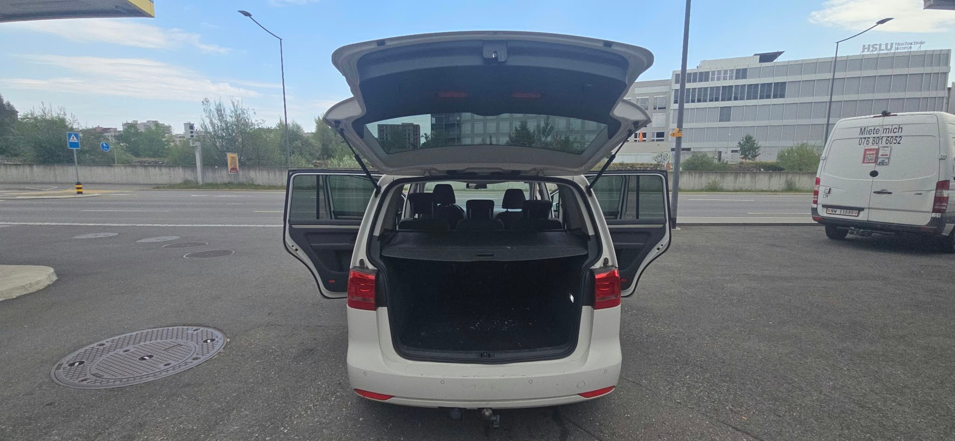 VW Touran 1.6 TDI Trendline-image-8